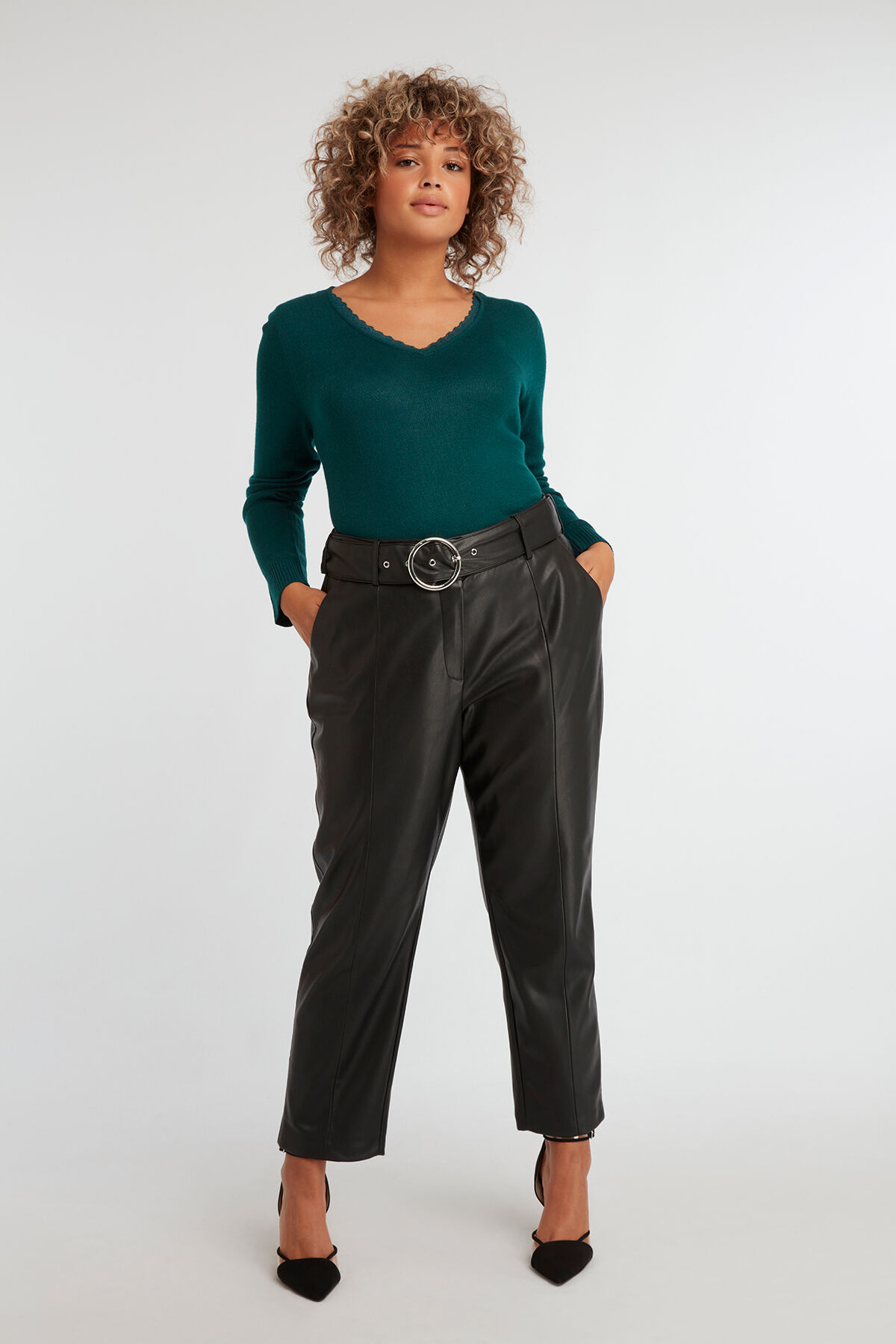 Pantalones de cuero PU con cintur&oacute;n image number 3