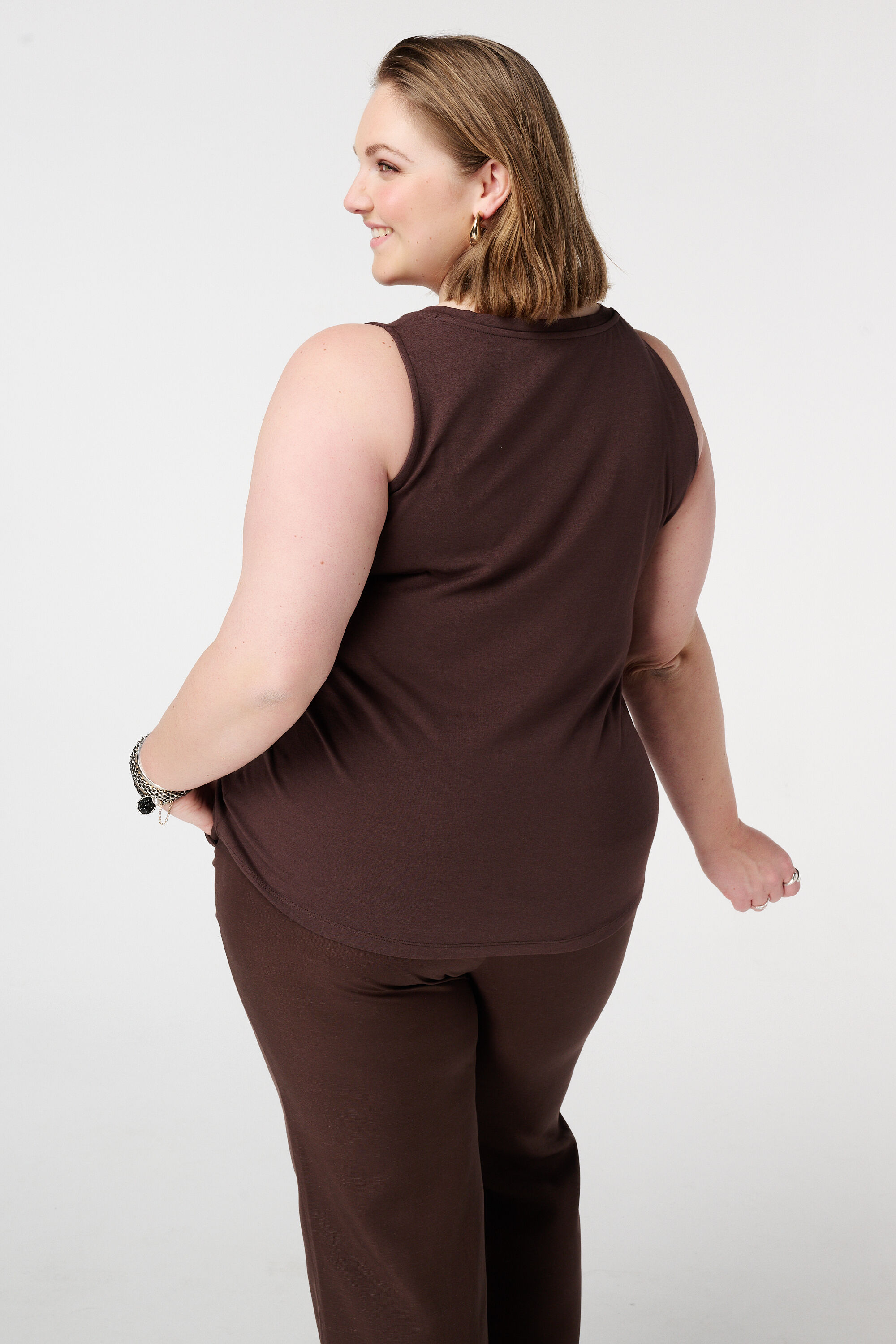 Camiseta de tirantes con escote en V image number 3