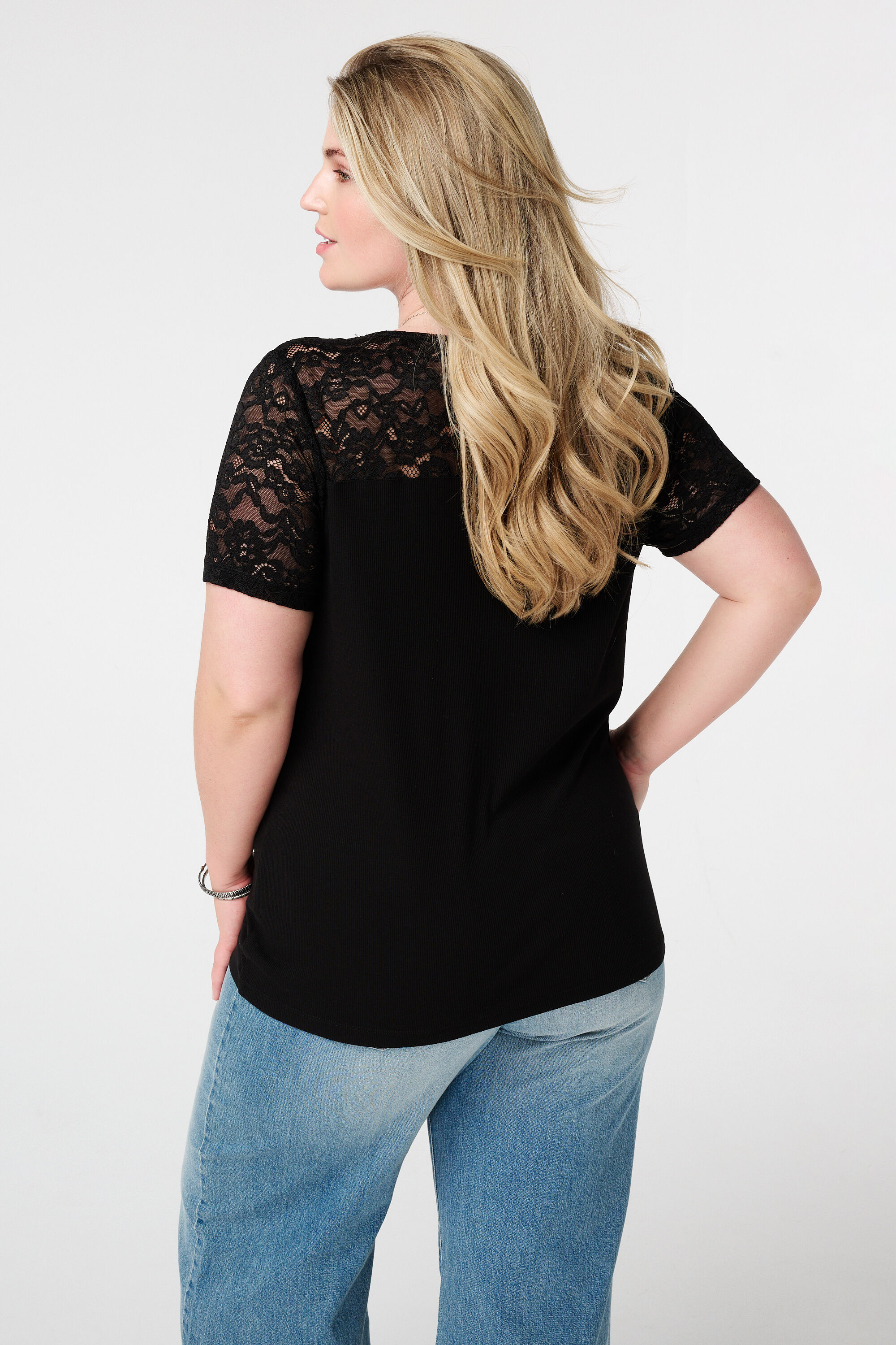 Camiseta de canal&eacute; con encaje image number 3