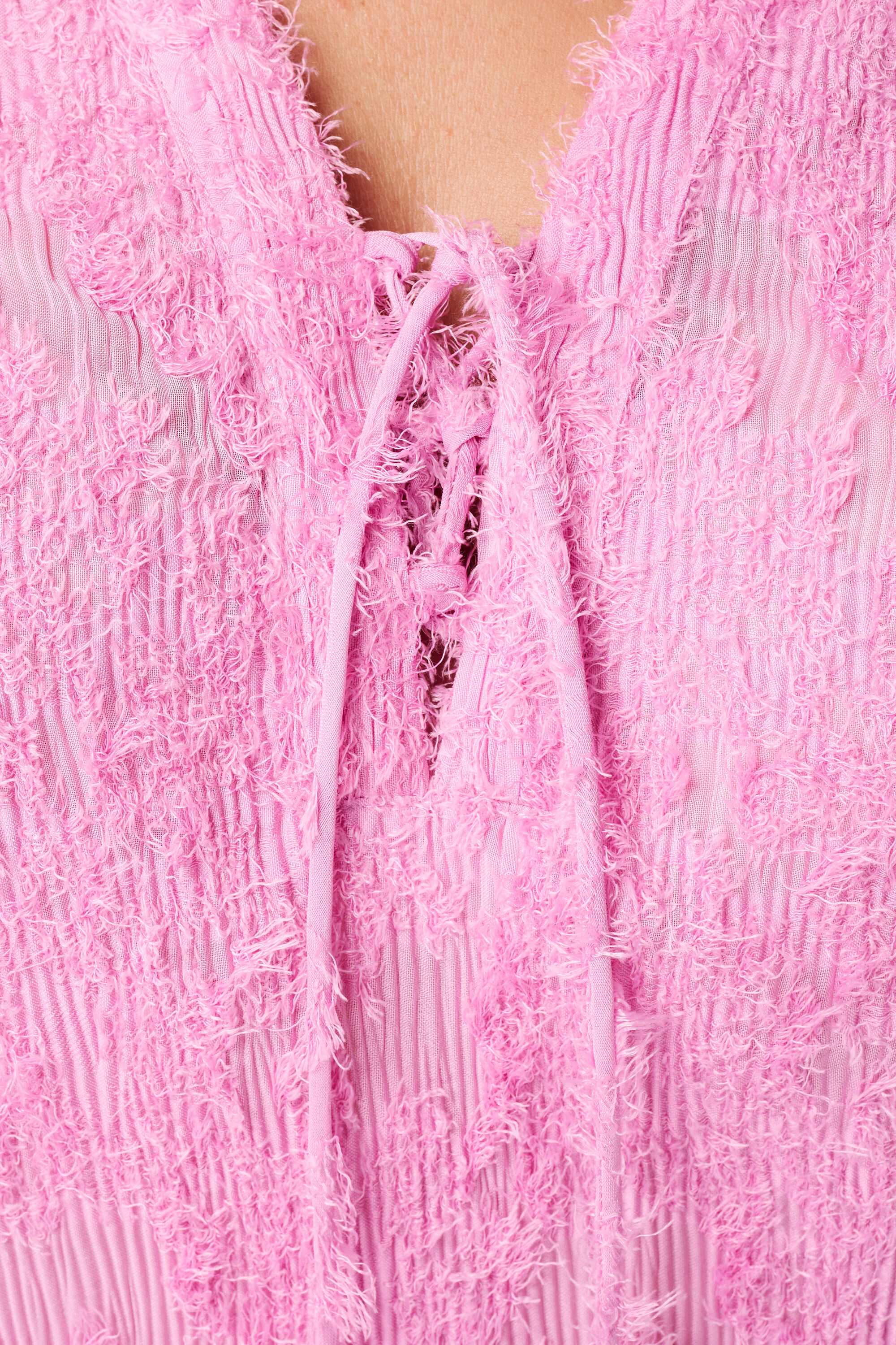 Blusa afelpada con escote en V image number 6