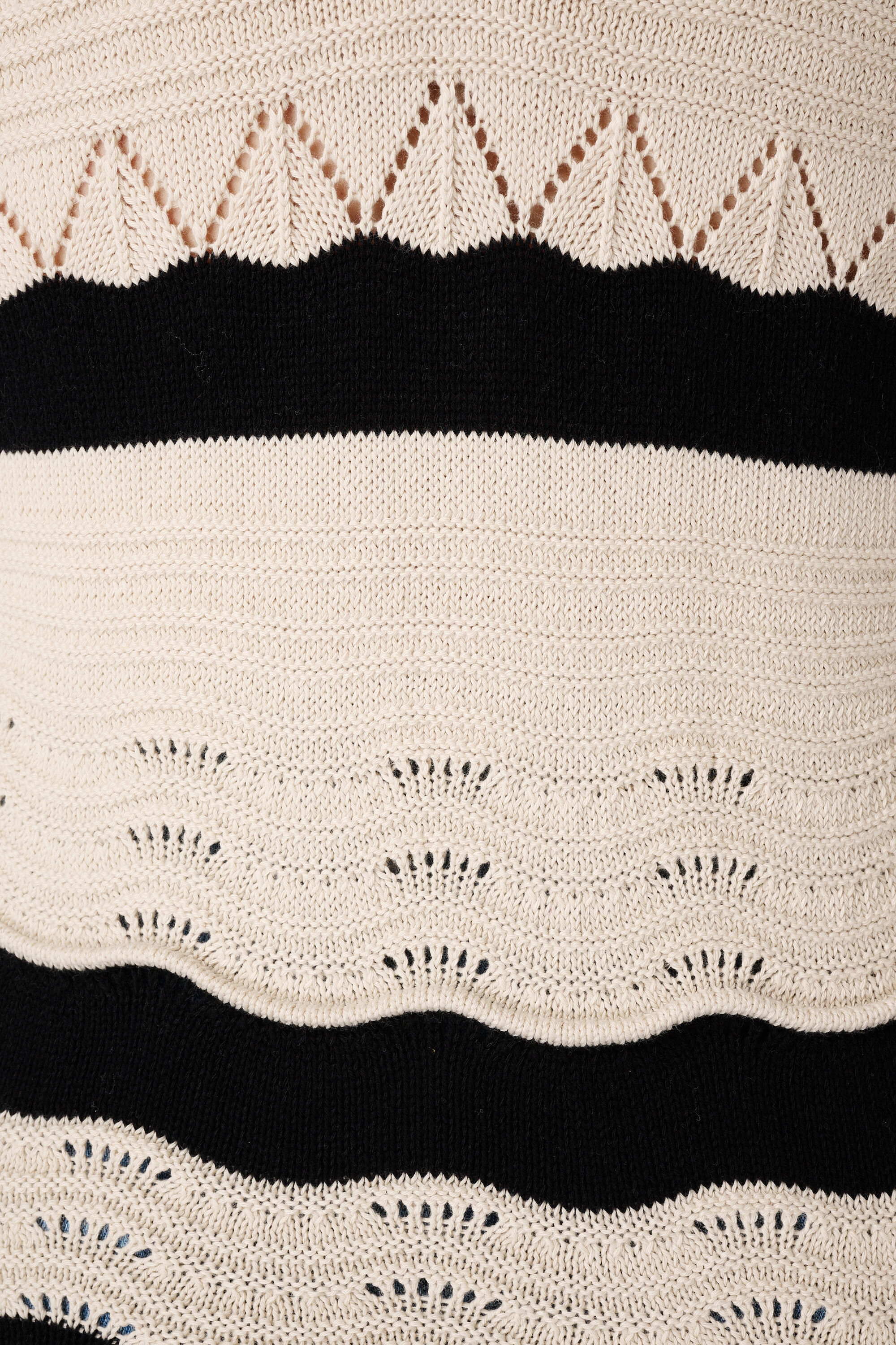 Top con escote en V image number 6