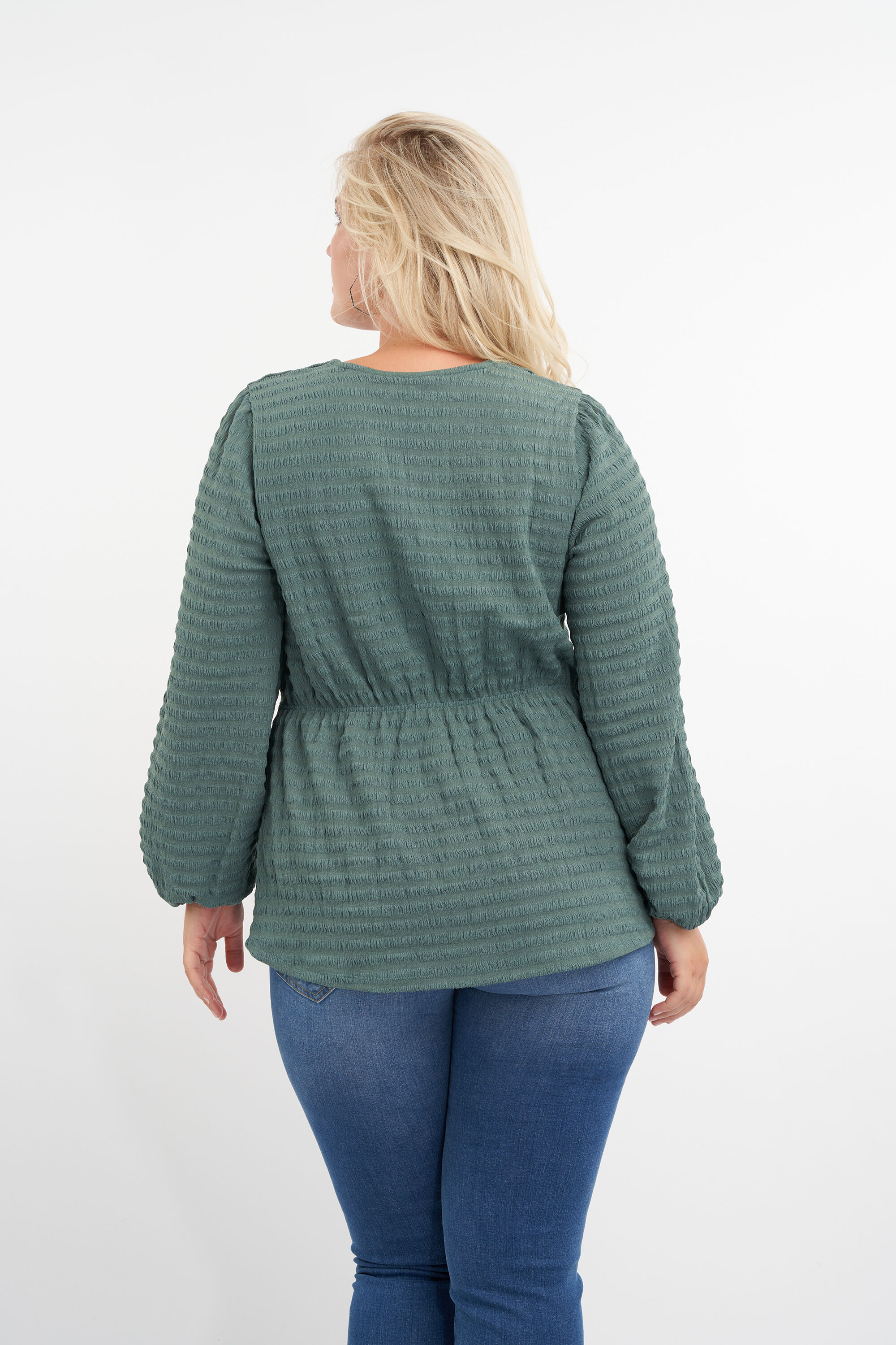 Top con escote en V   image number 3