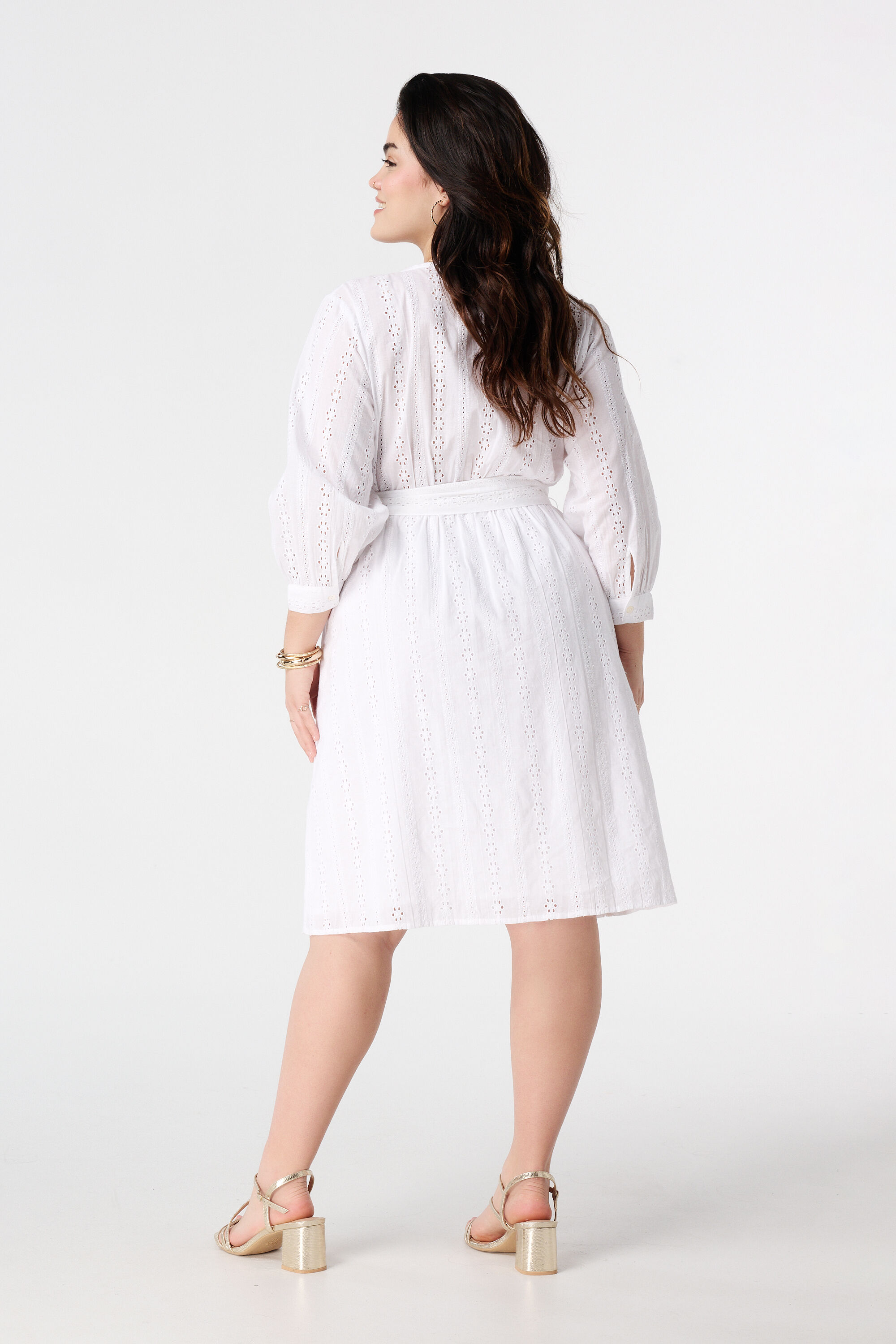 Vestido con bordado ingl&eacute;s image number 3