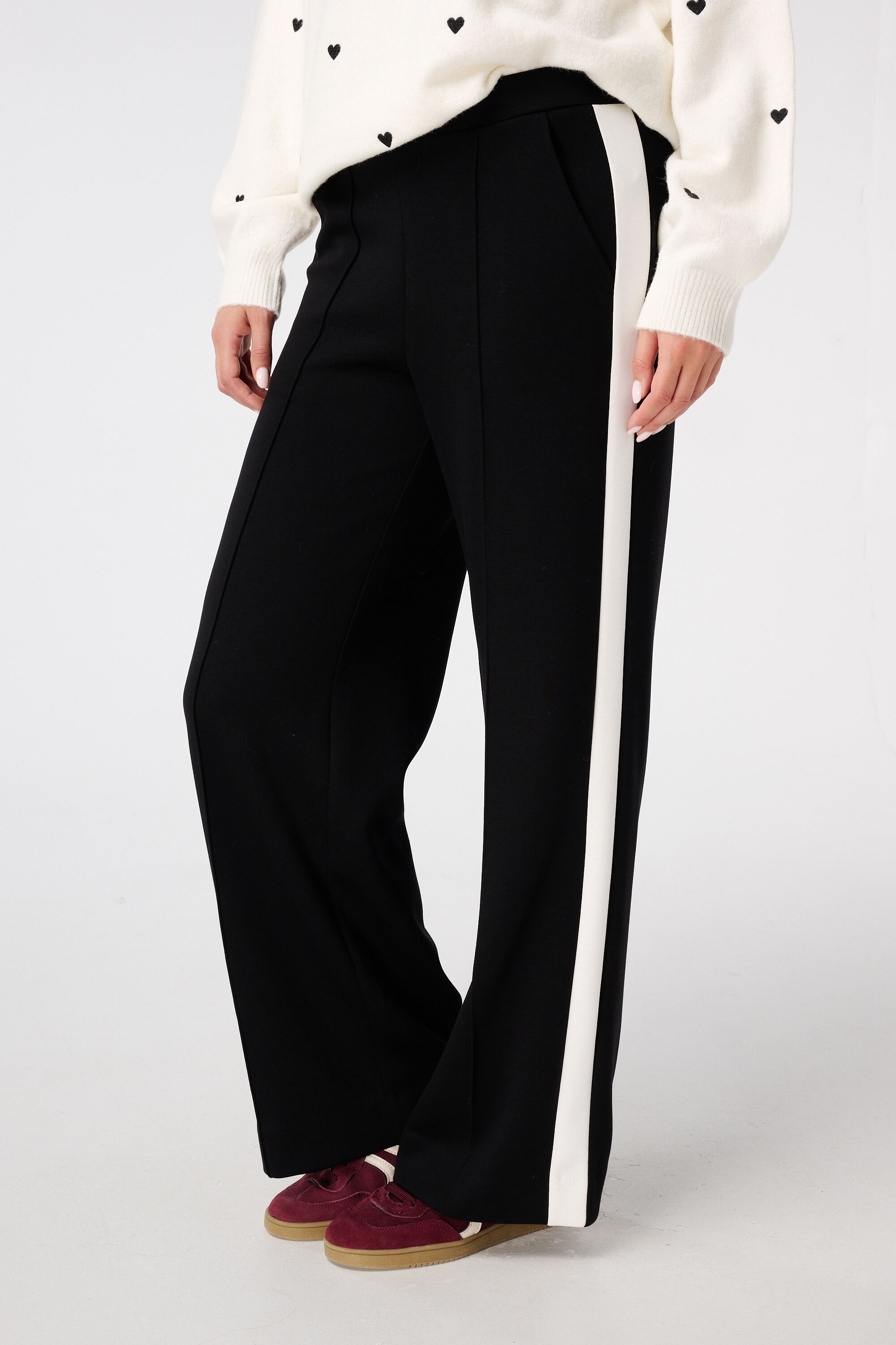 Pantalones anchos con raya en contraste image number 5