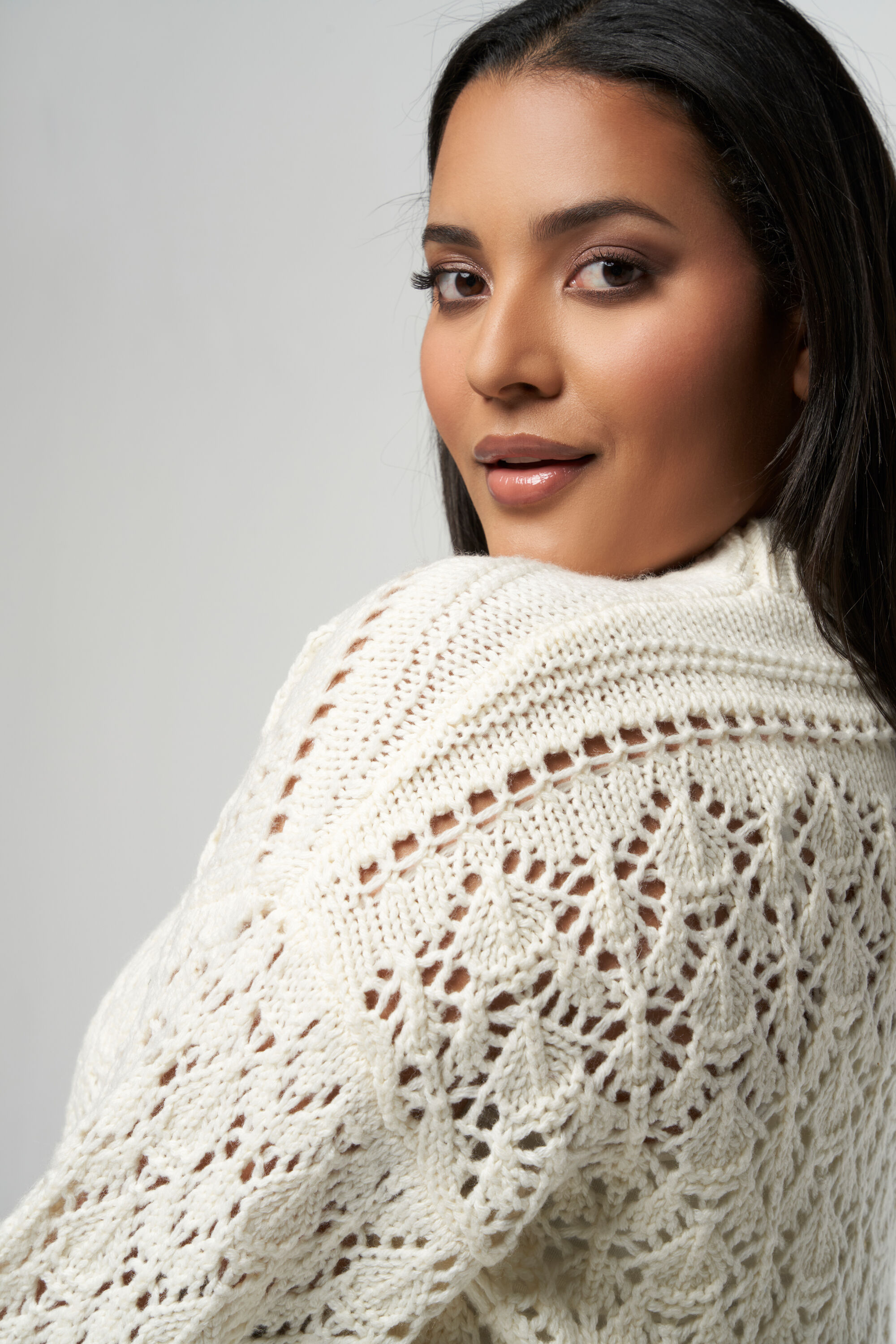 Su&eacute;ter de punto con patr&oacute;n calado  image number 4