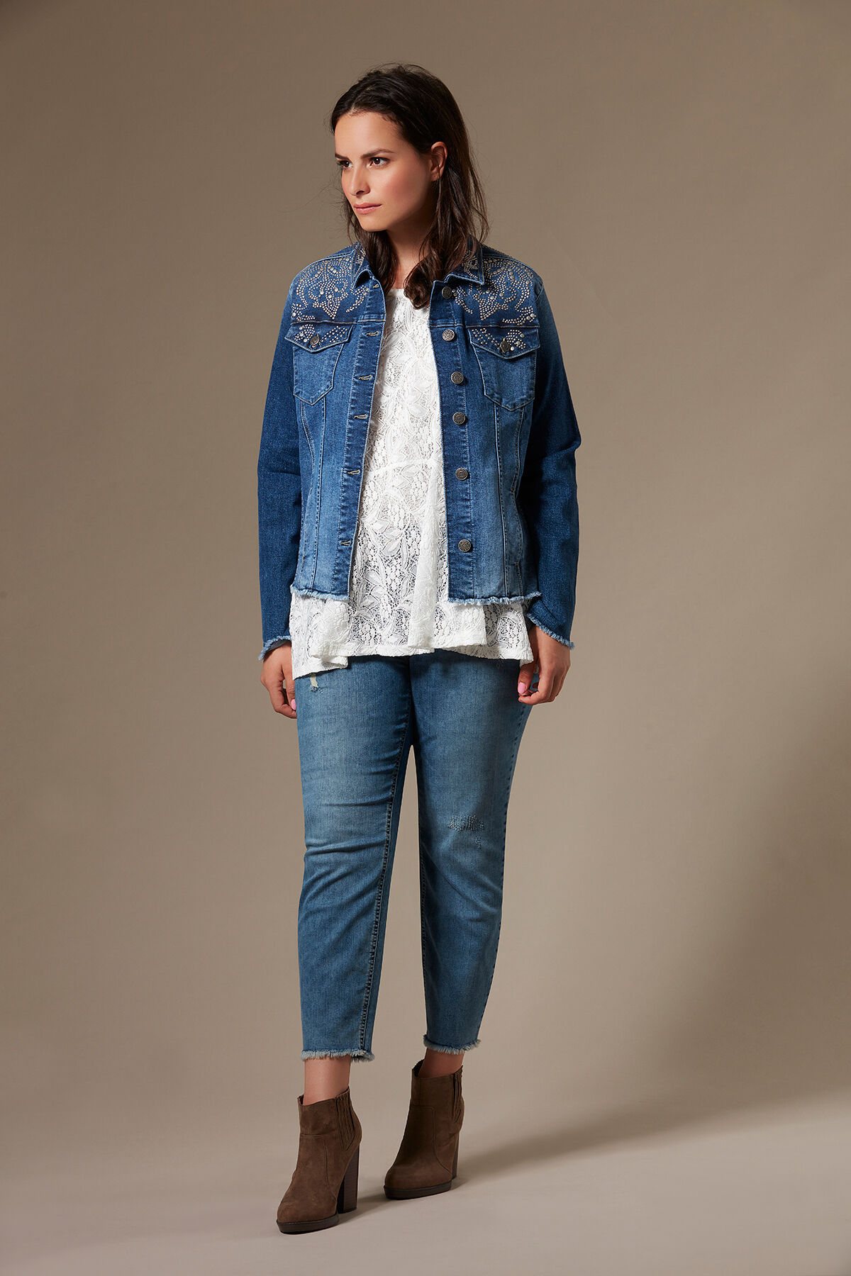 Vaqueros de pitillo rasgados image number 5