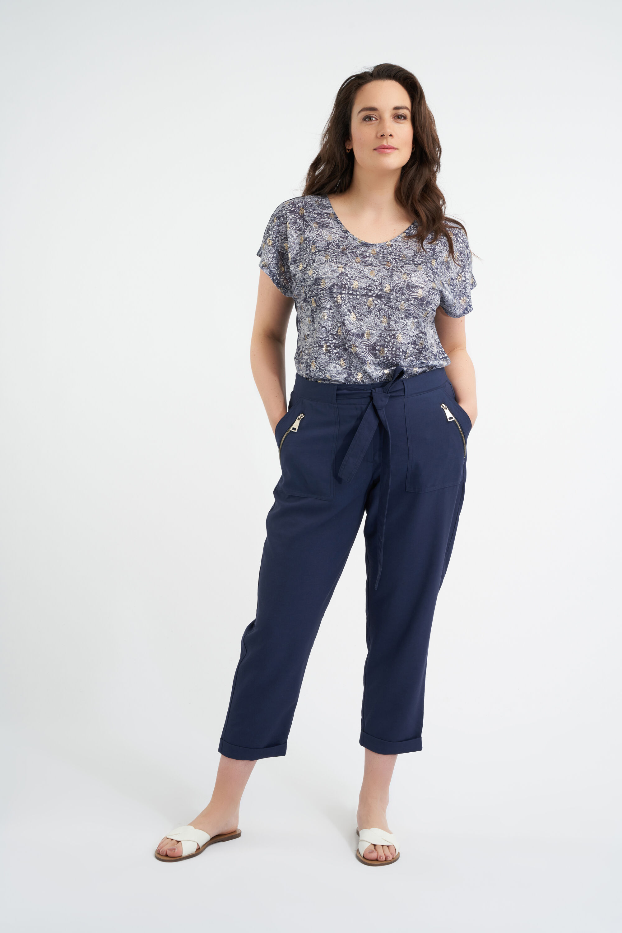 Pantalones con cinto image number 4