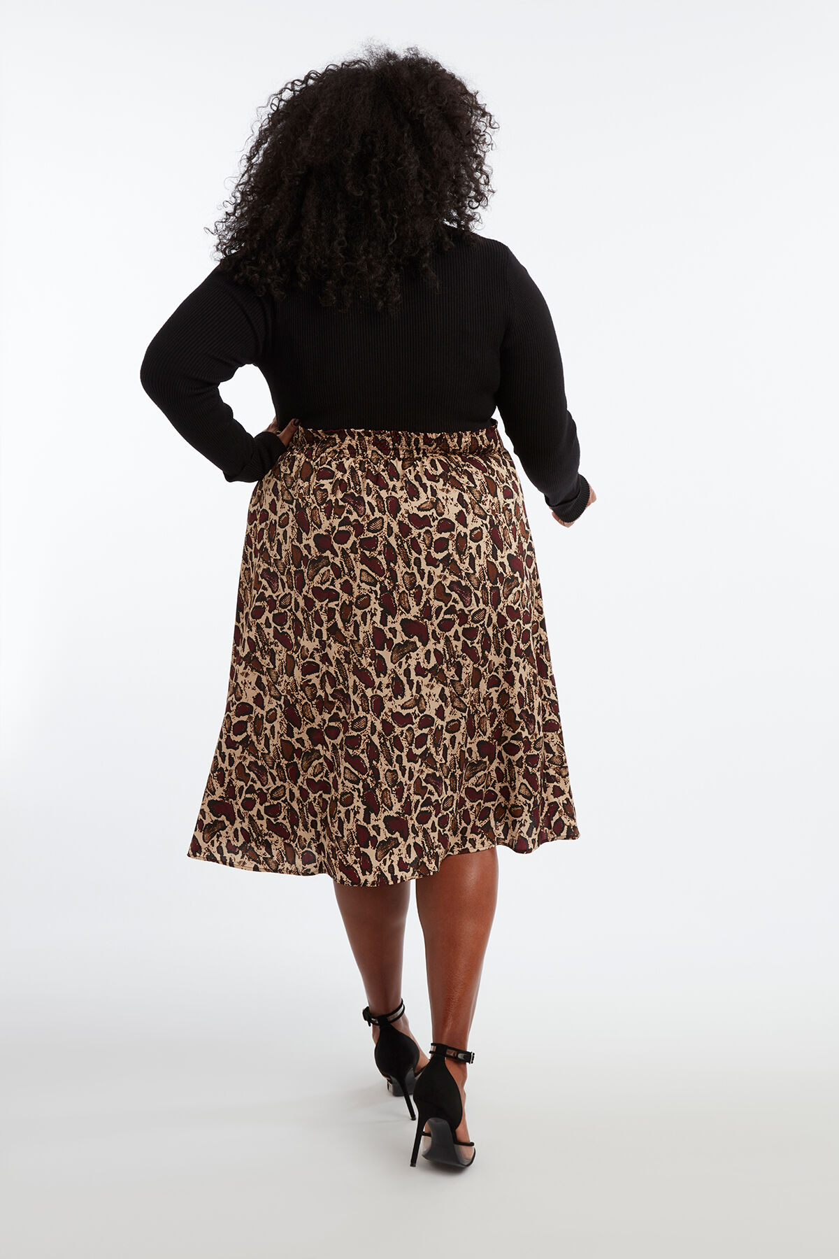 Jersey con cuello de cisne image number 3