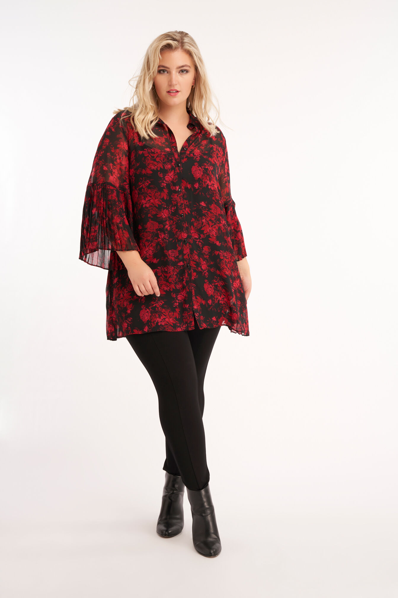 Blusa larga con mangas trompeta  image number 5