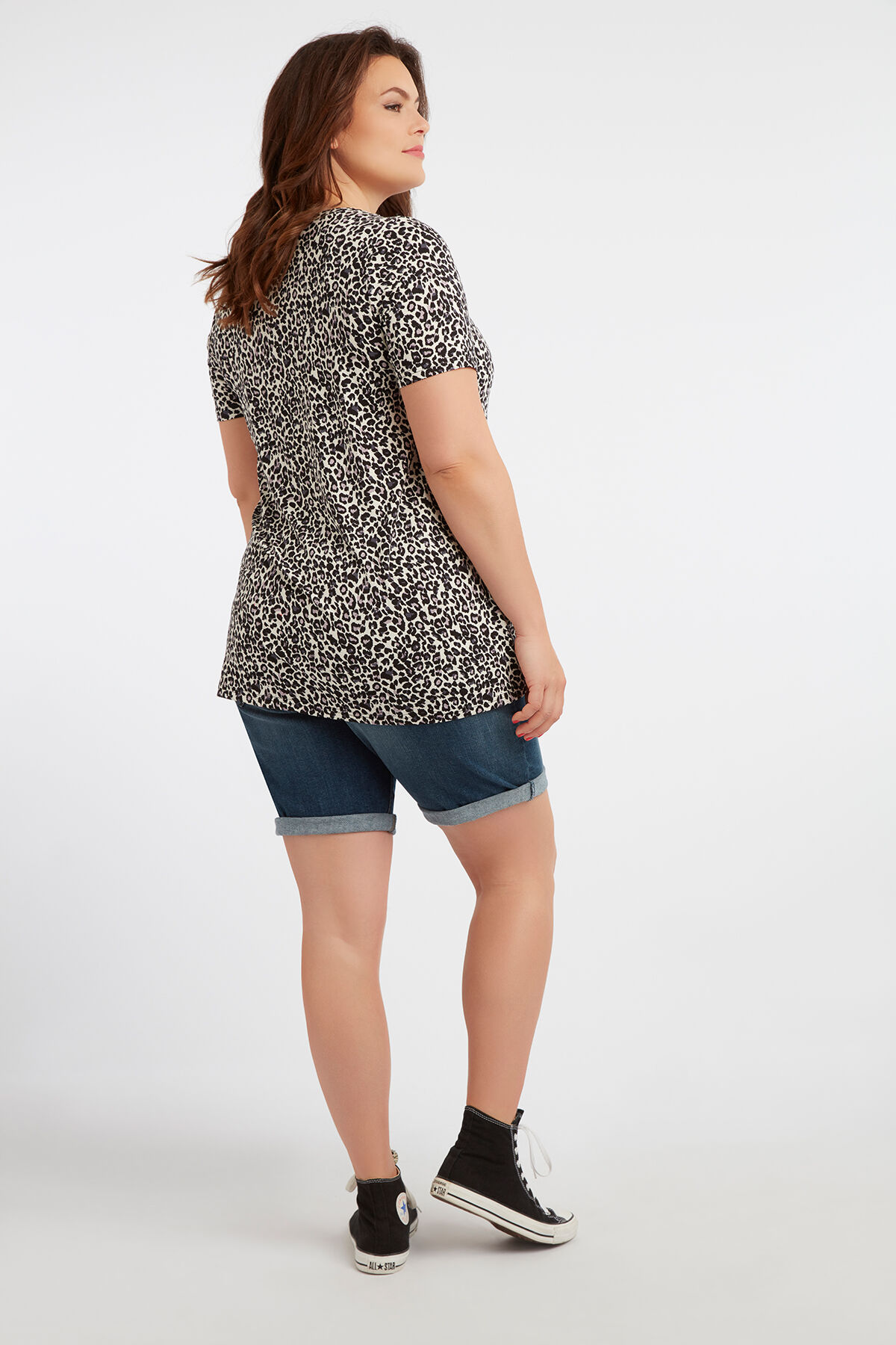 Camiseta con muesca en V y tirantes cruzados image number 3