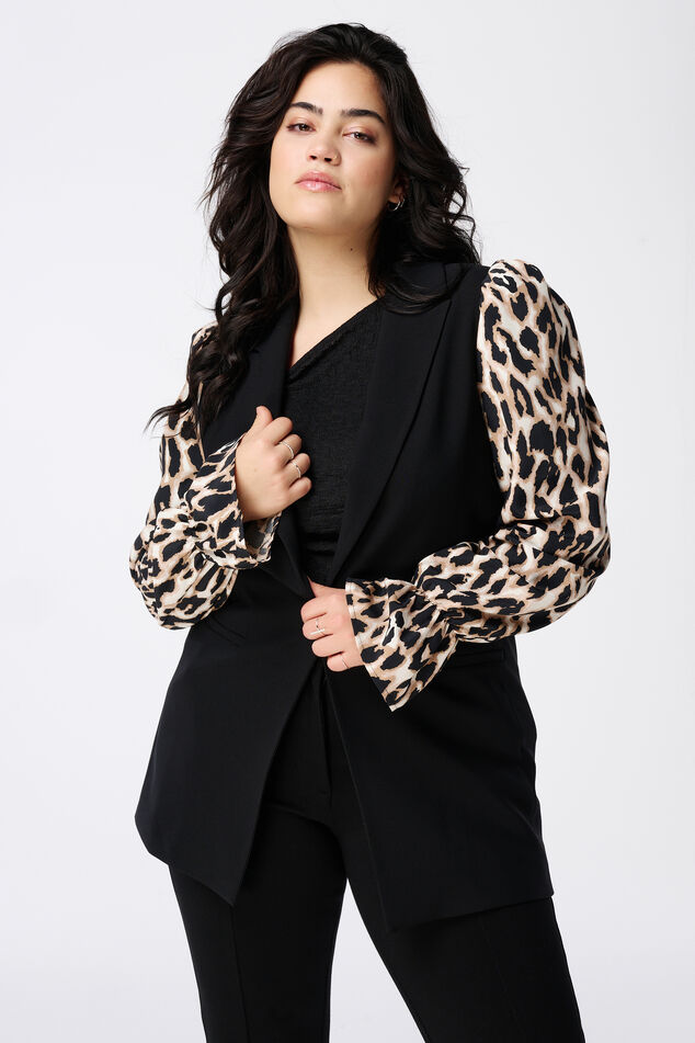 Blusa con estampado de leopardo image number 0