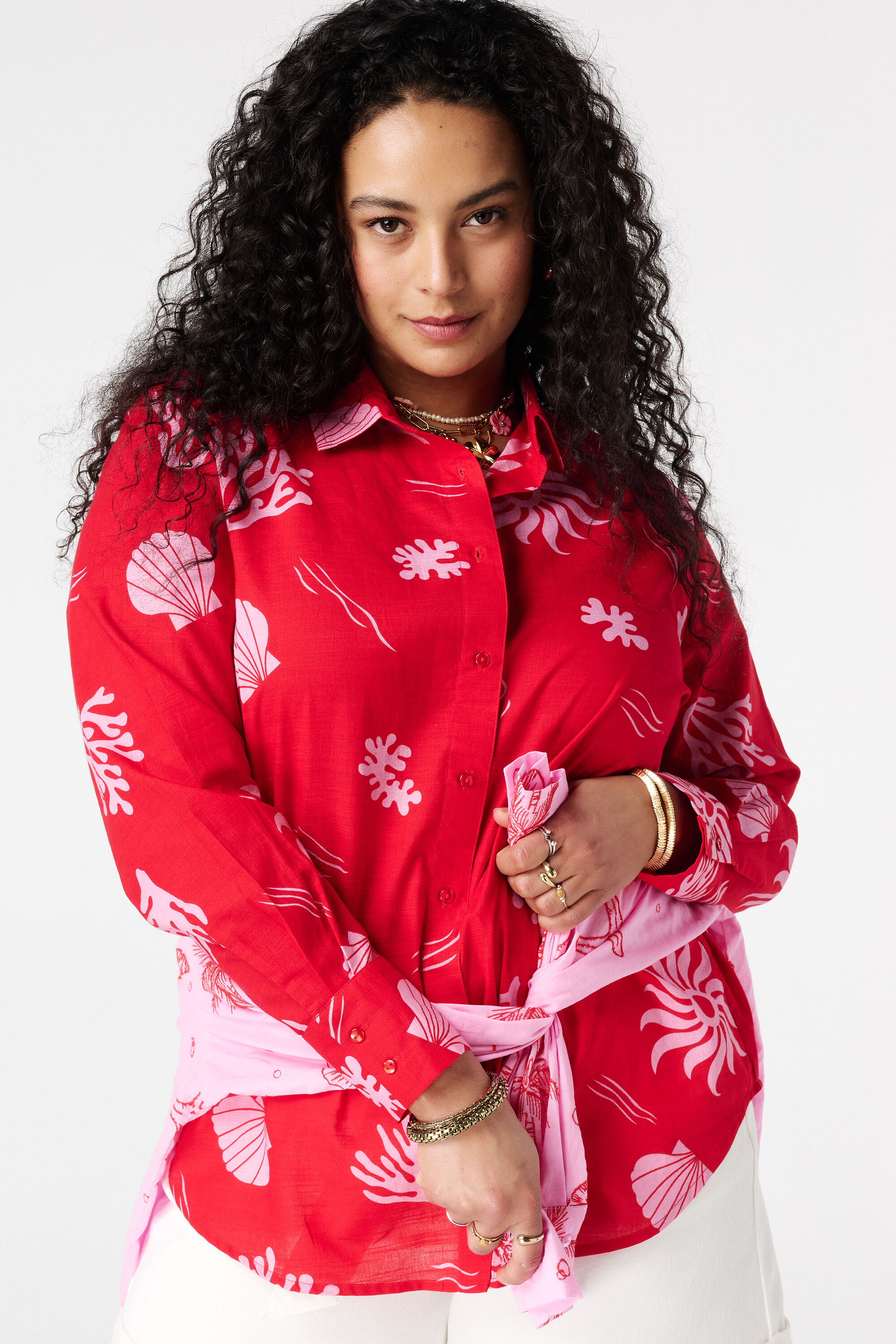 Blusa con estampado tropical image number 4