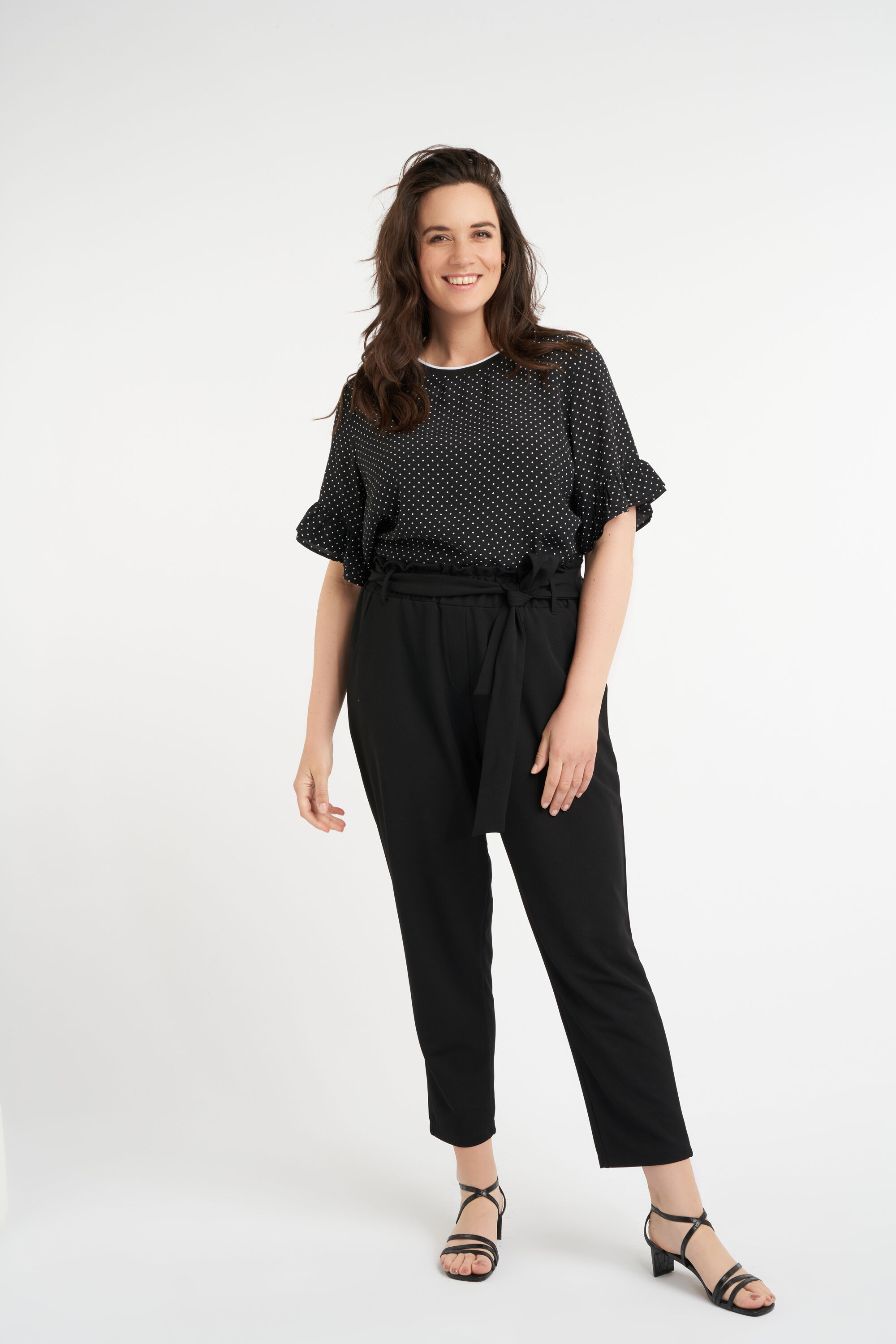 Pantalones con cinto image number 4