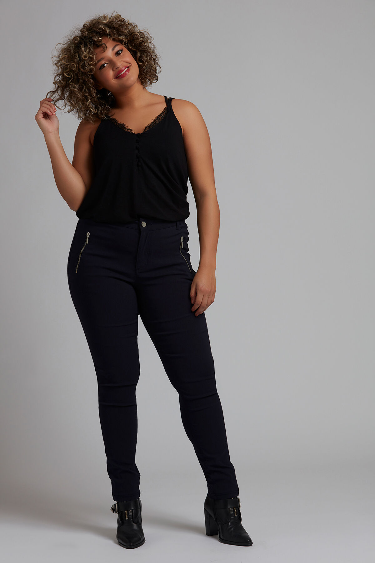 Pantalones con cremalleras image number 5