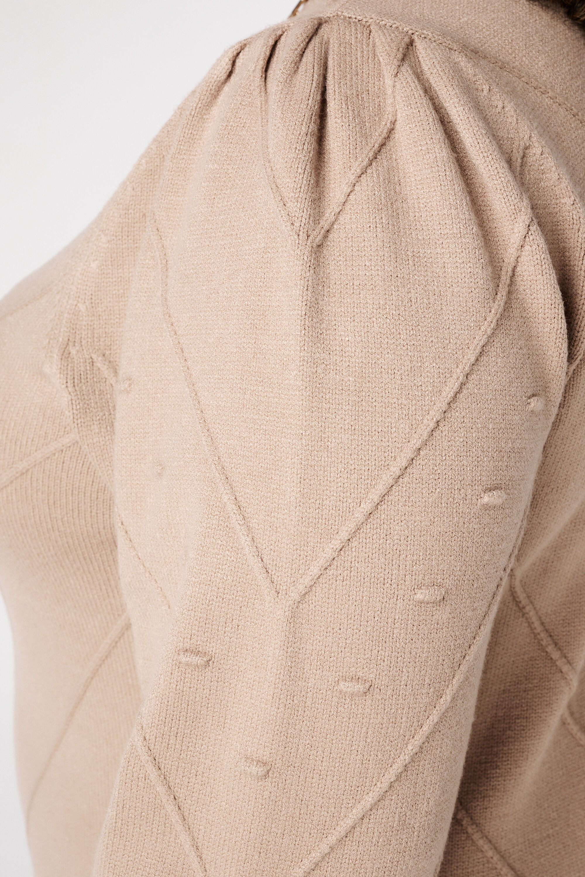 Vestido de punto con mangas abullonadas image number 6