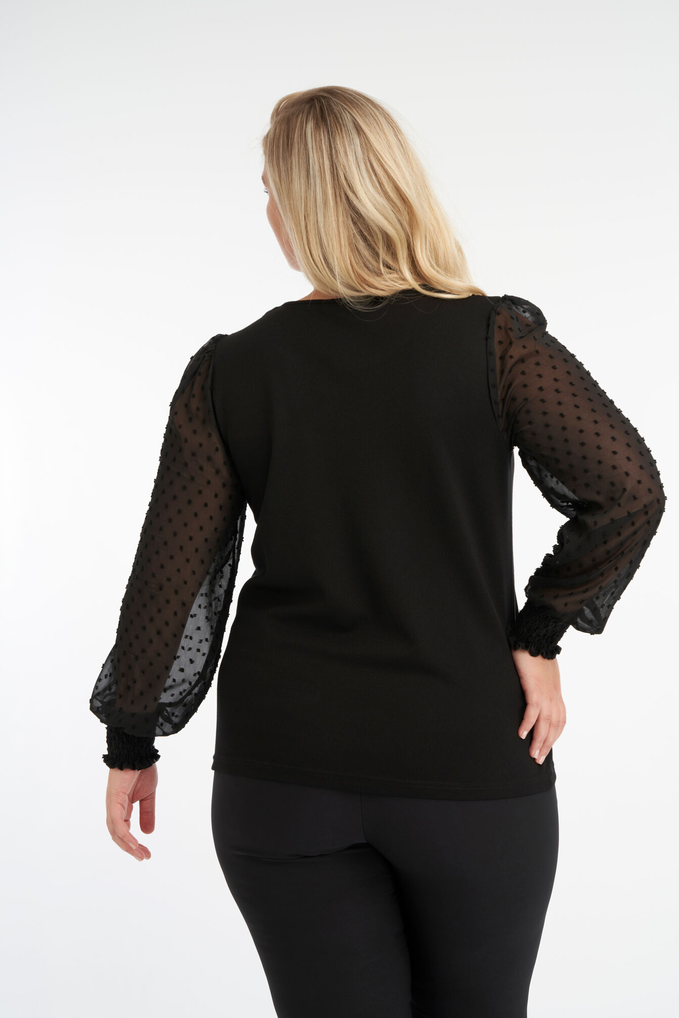 Top con mangas transparentes  image number 3