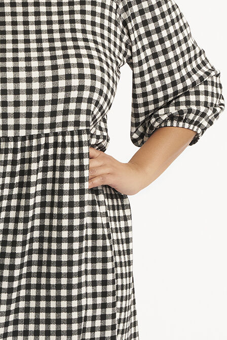 Vestido largo y ancho con estampado   image number 5