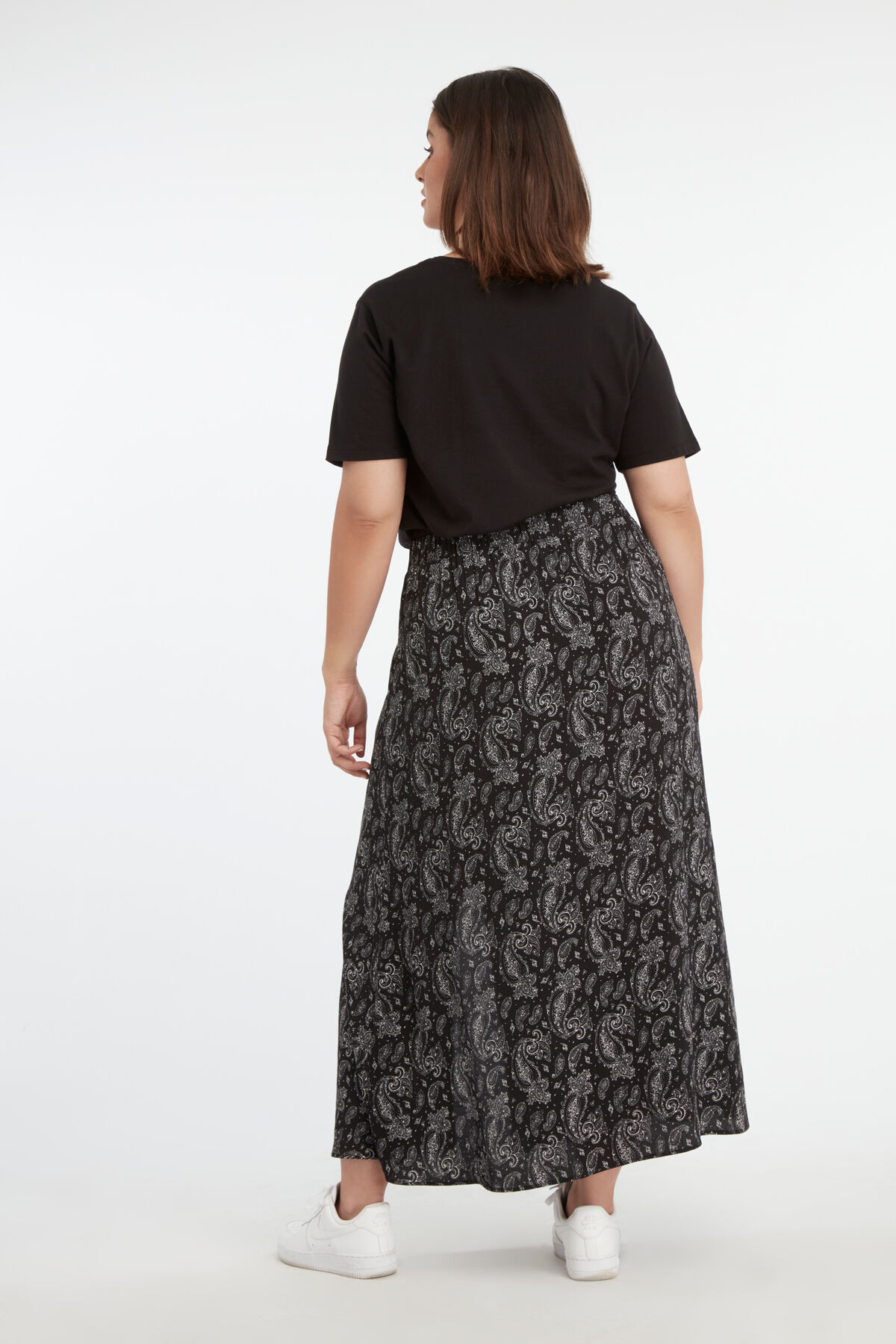 Falda abotonada con estampado paisley image number 4