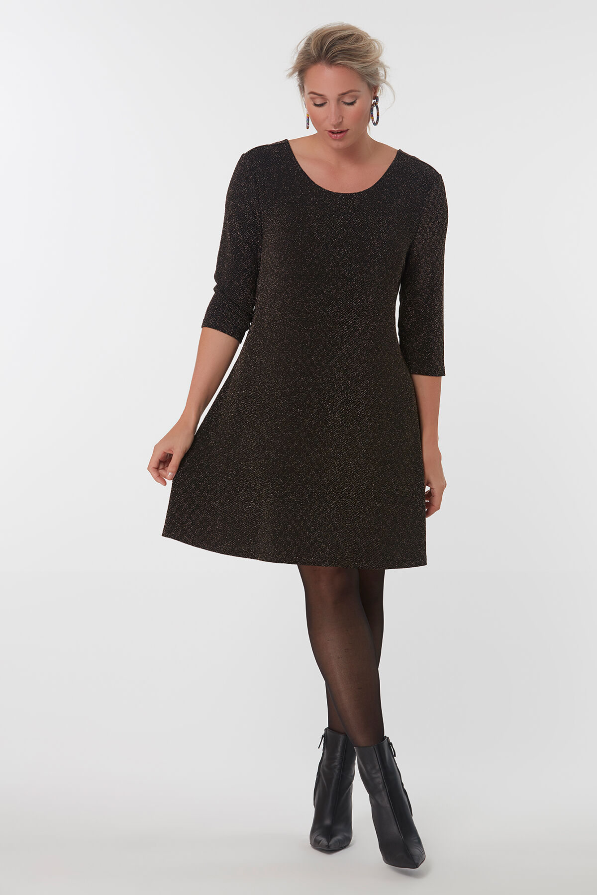 Vestido de corte acampanado con tiras cruzadas image number 4