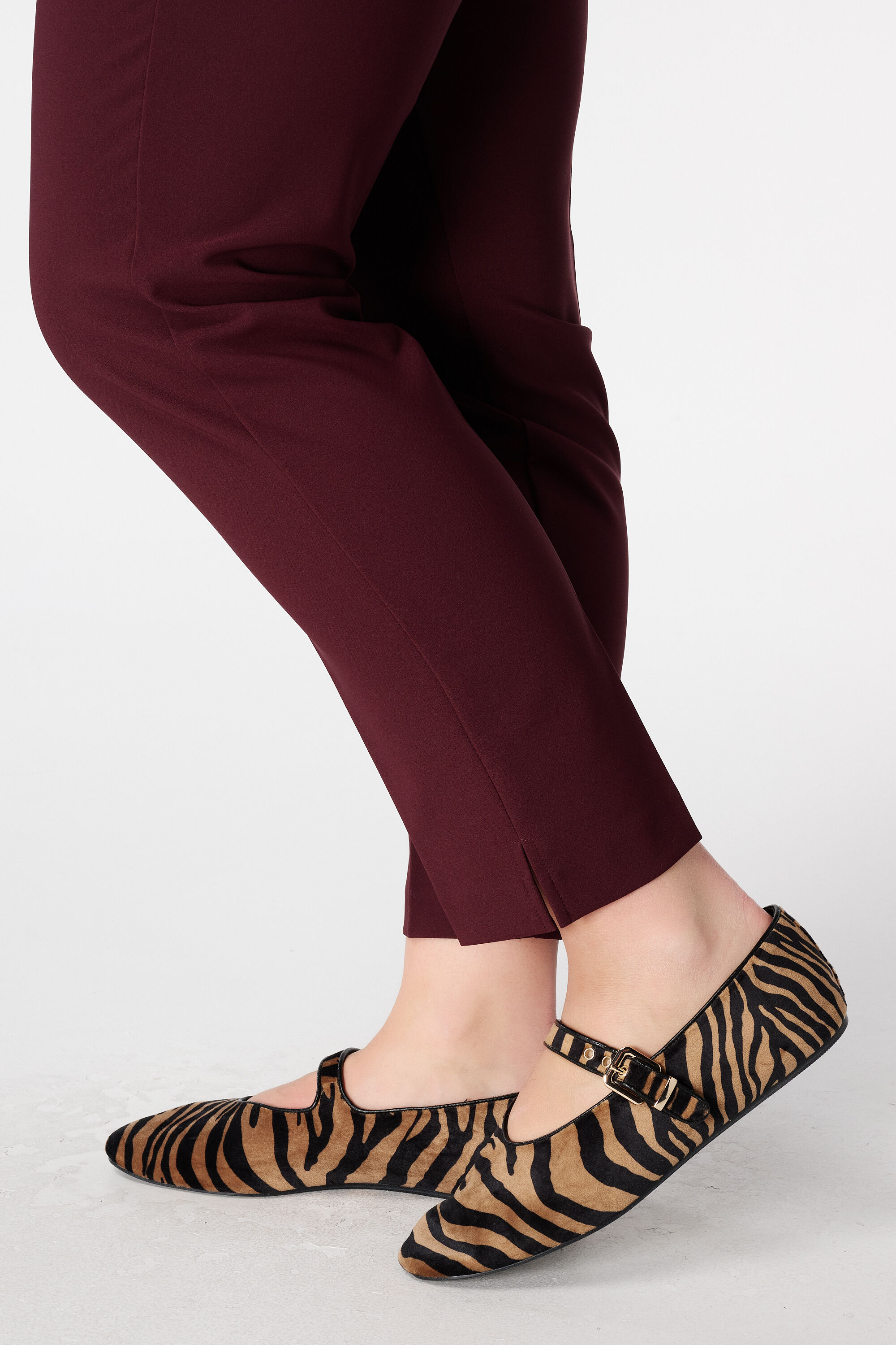 Pantal&oacute;n recto con cintura el&aacute;stica image number 4