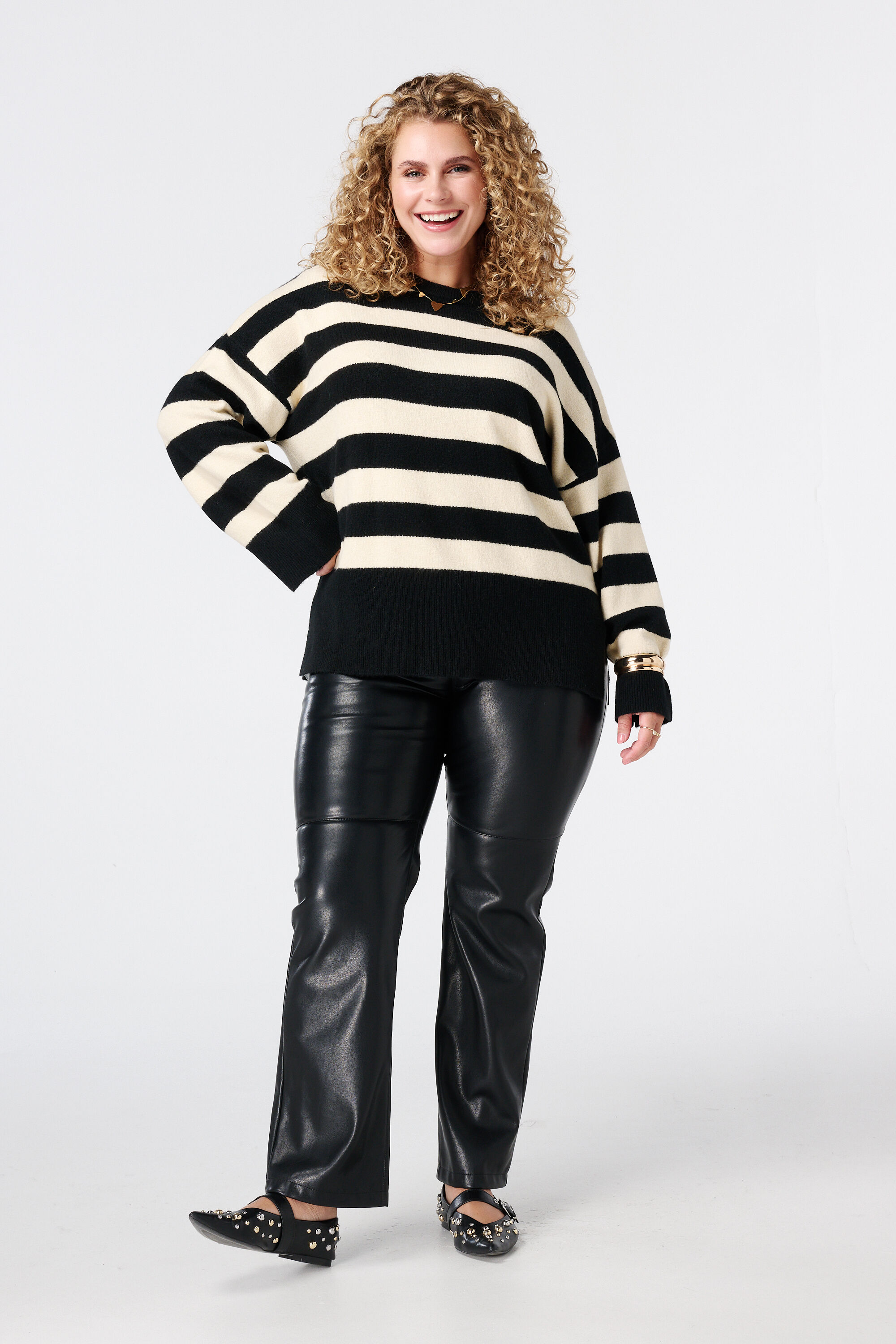 Jersey de punto con rayas y abertura image number 5