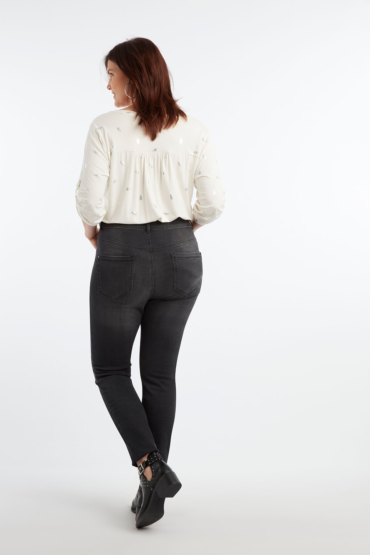 Top con estampado met&aacute;lico image number 6