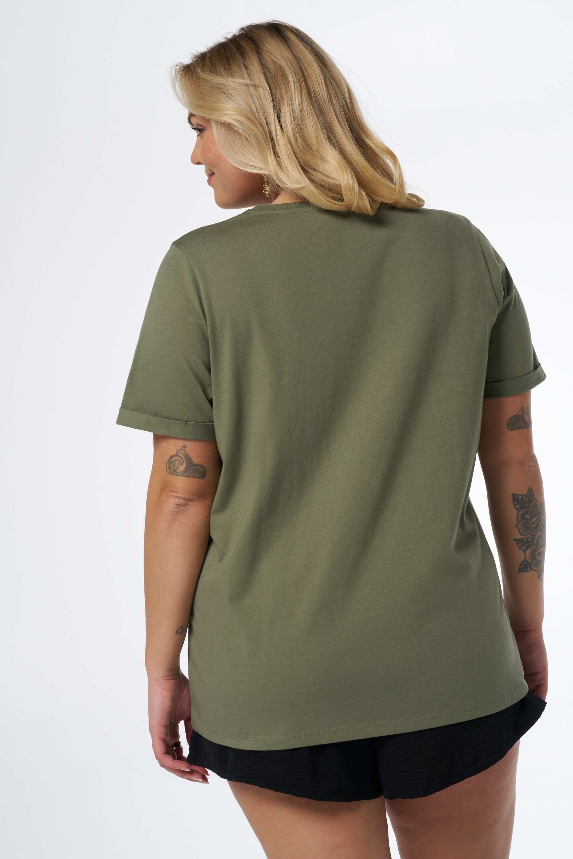 Camiseta con texto  image number 3