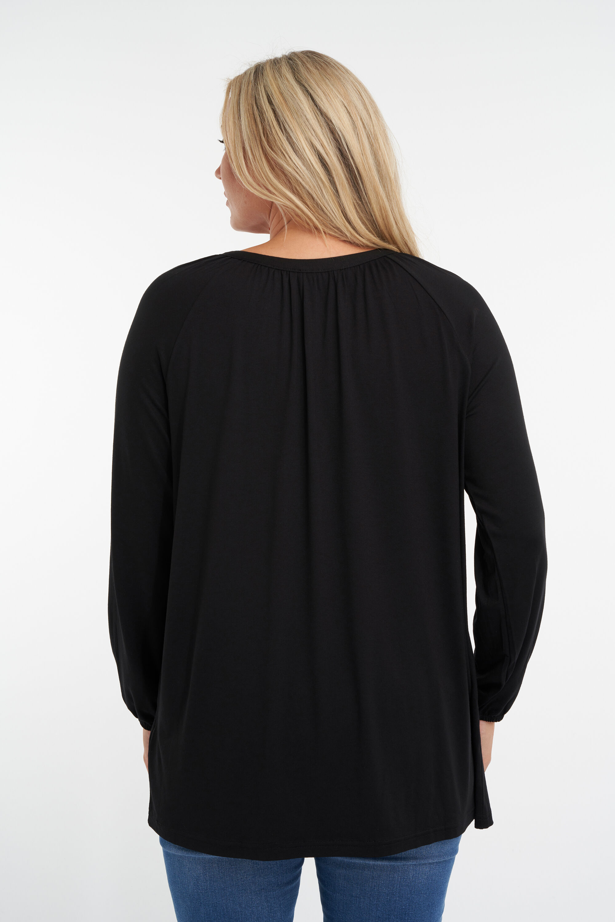 T&uacute;nica con lazo image number 3