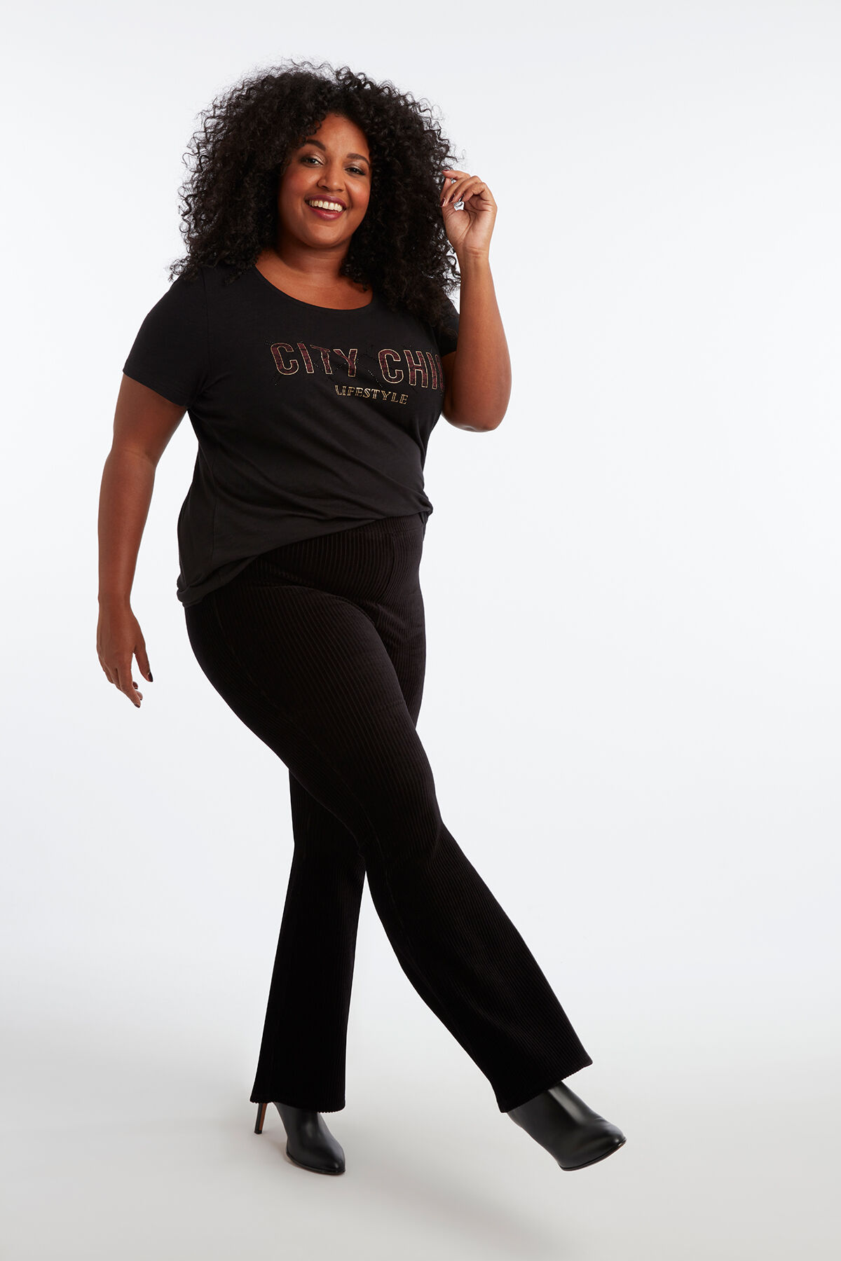 Camiseta con texto estampado image number 4