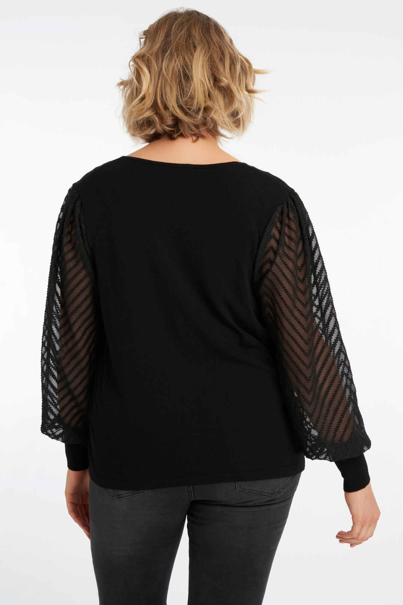 Su&eacute;ter con mangas abullonadas  image number 3