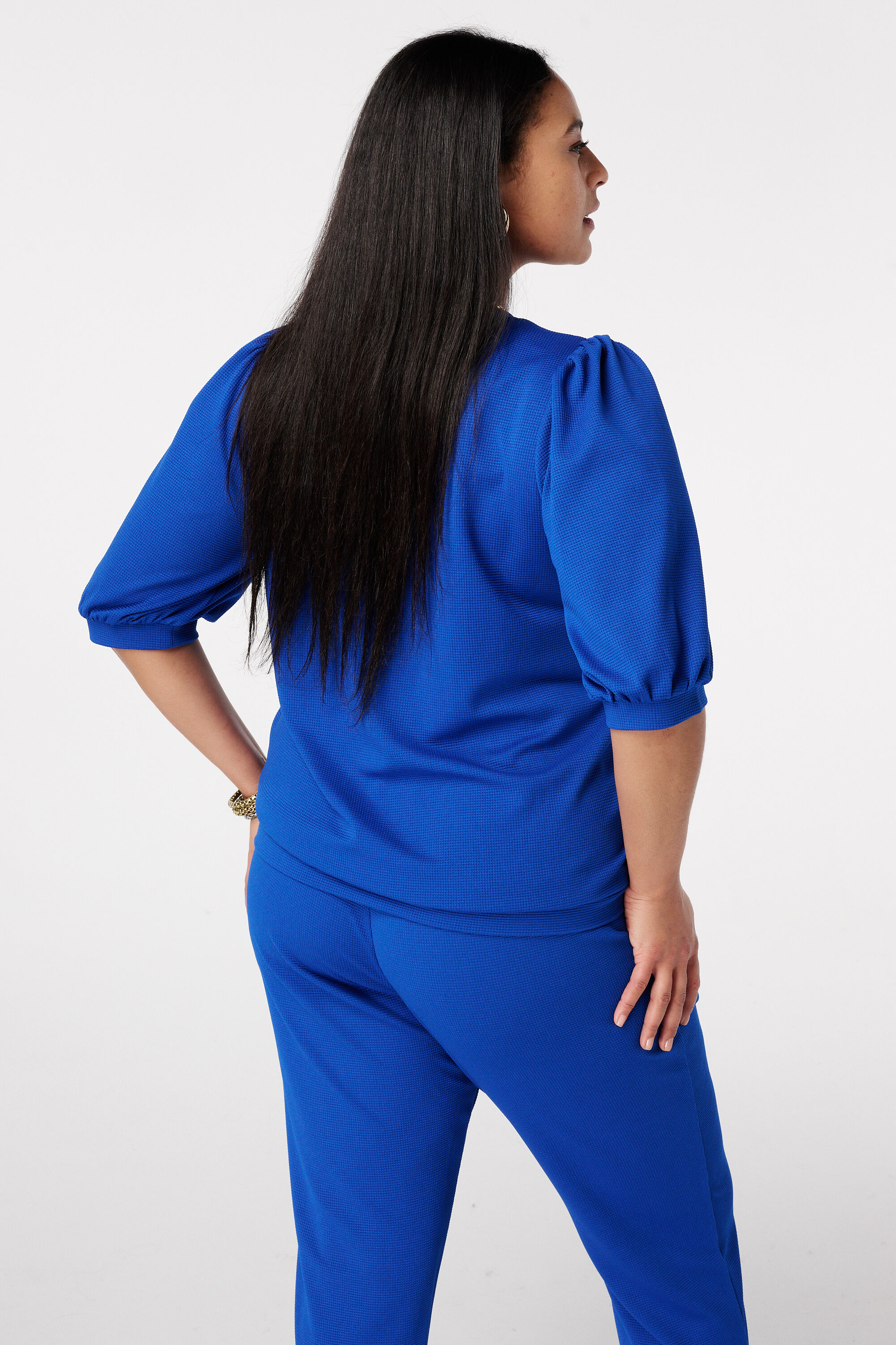 Top con mangas abullonadas image number 3