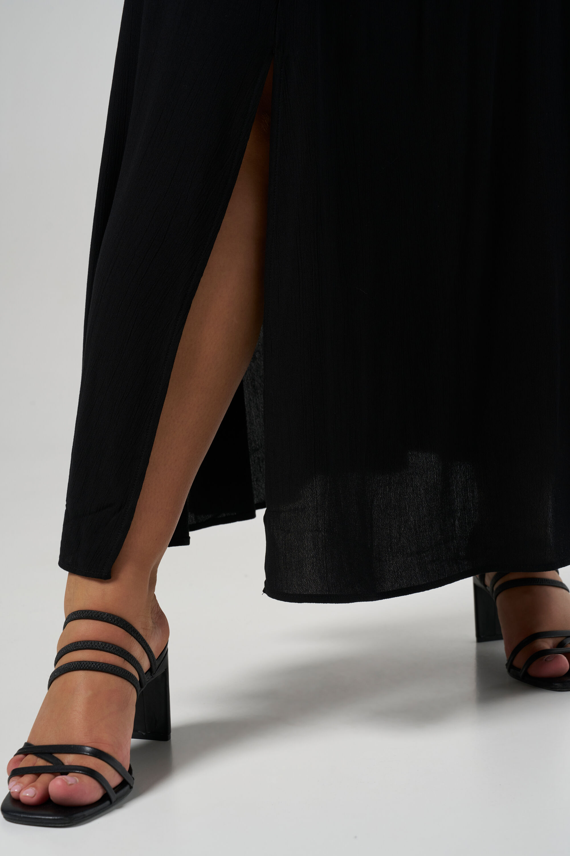 Falda midi con abertura image number 4