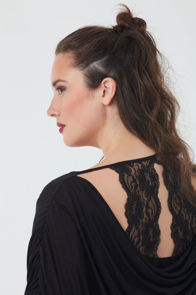 Top con detalle de encaje image number 3