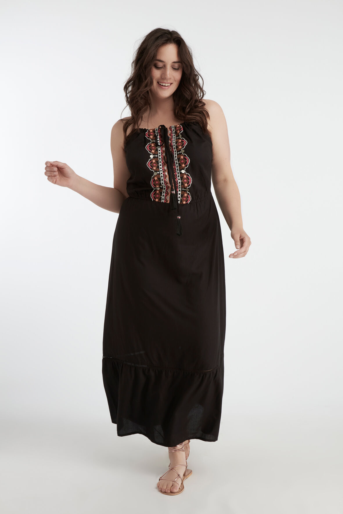 Vestido de verano con bordado image number 6