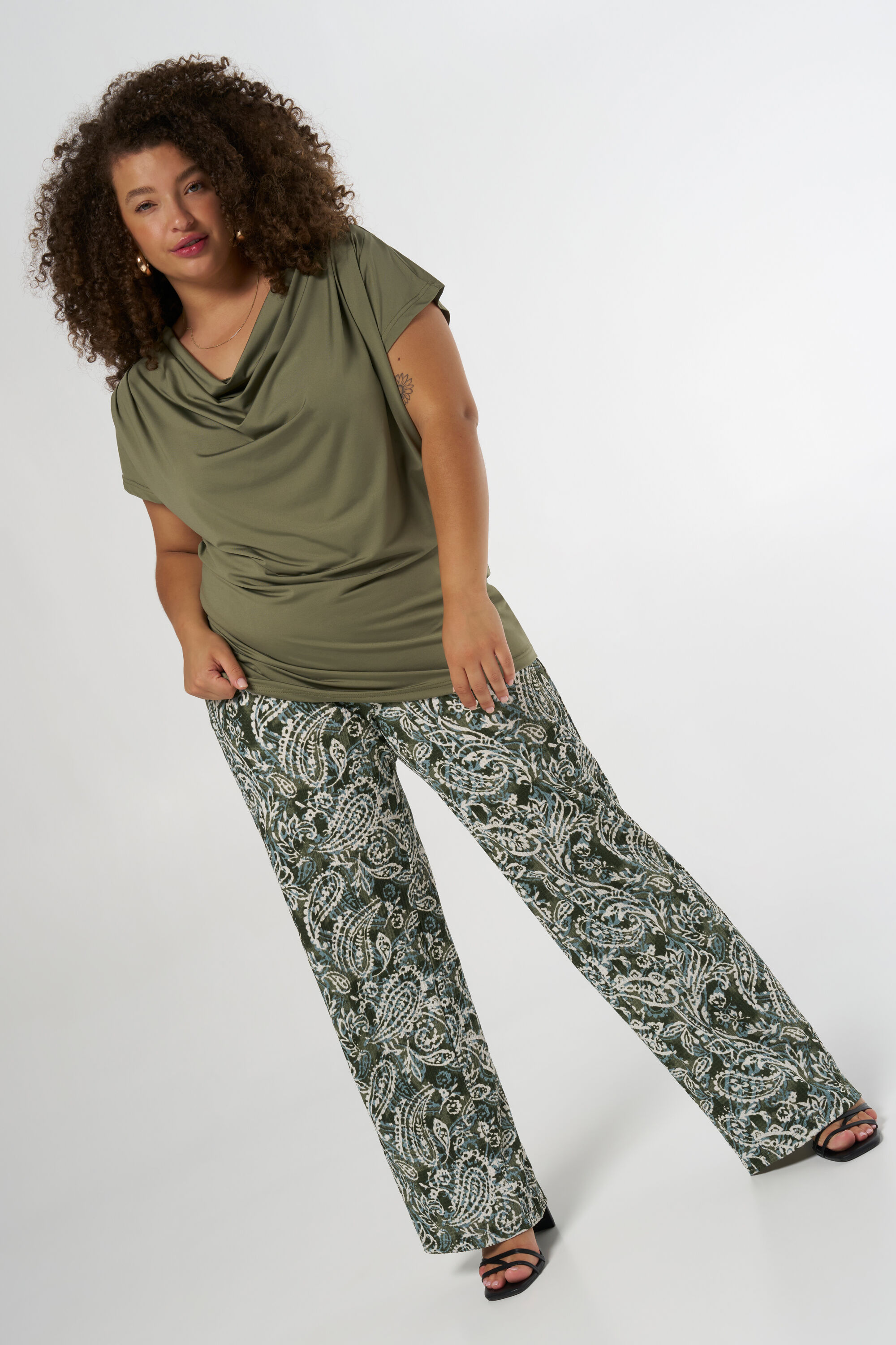 Top drapeado image number 5