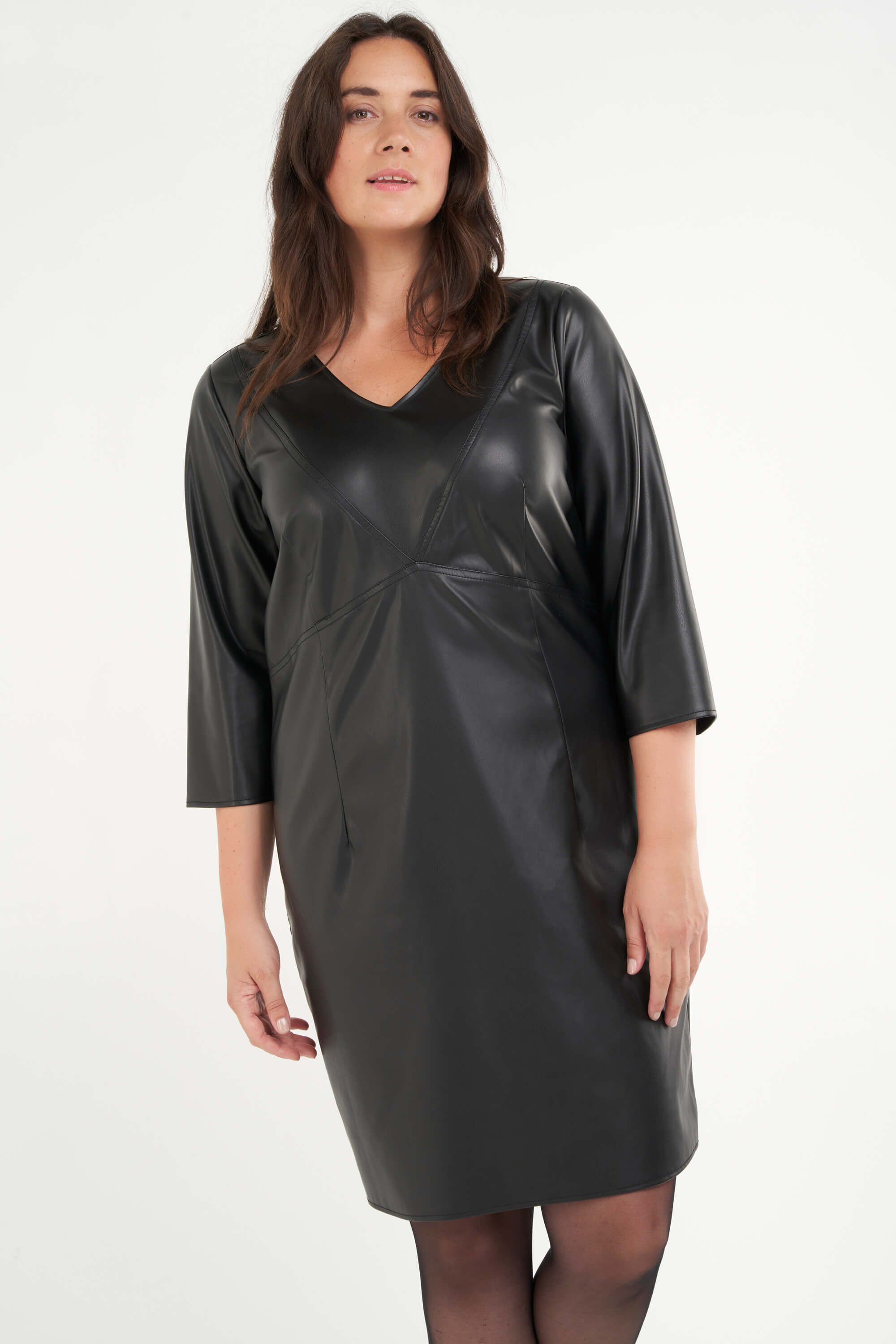 Vestido de cuero sint&eacute;tico image number 0