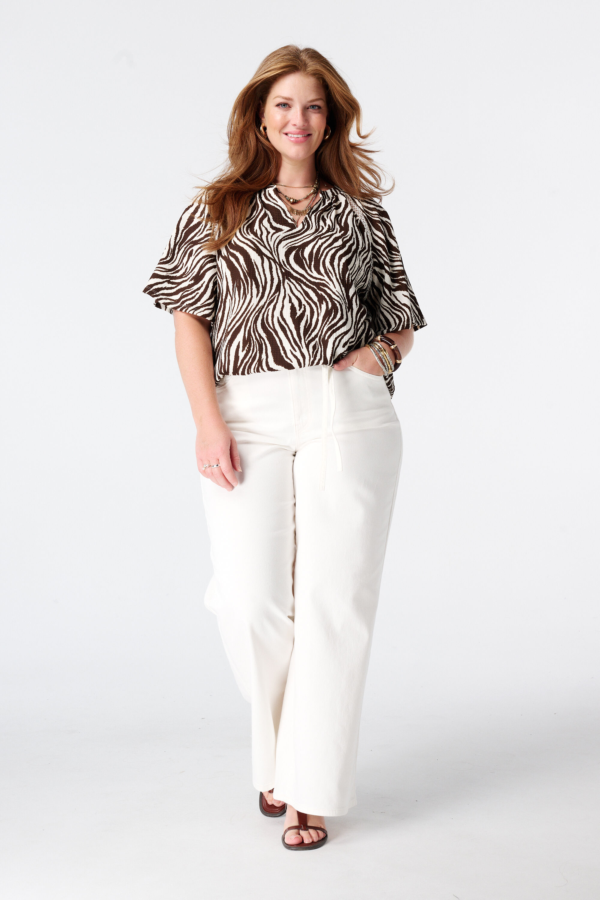 Top con estampado y escote en V image number 5
