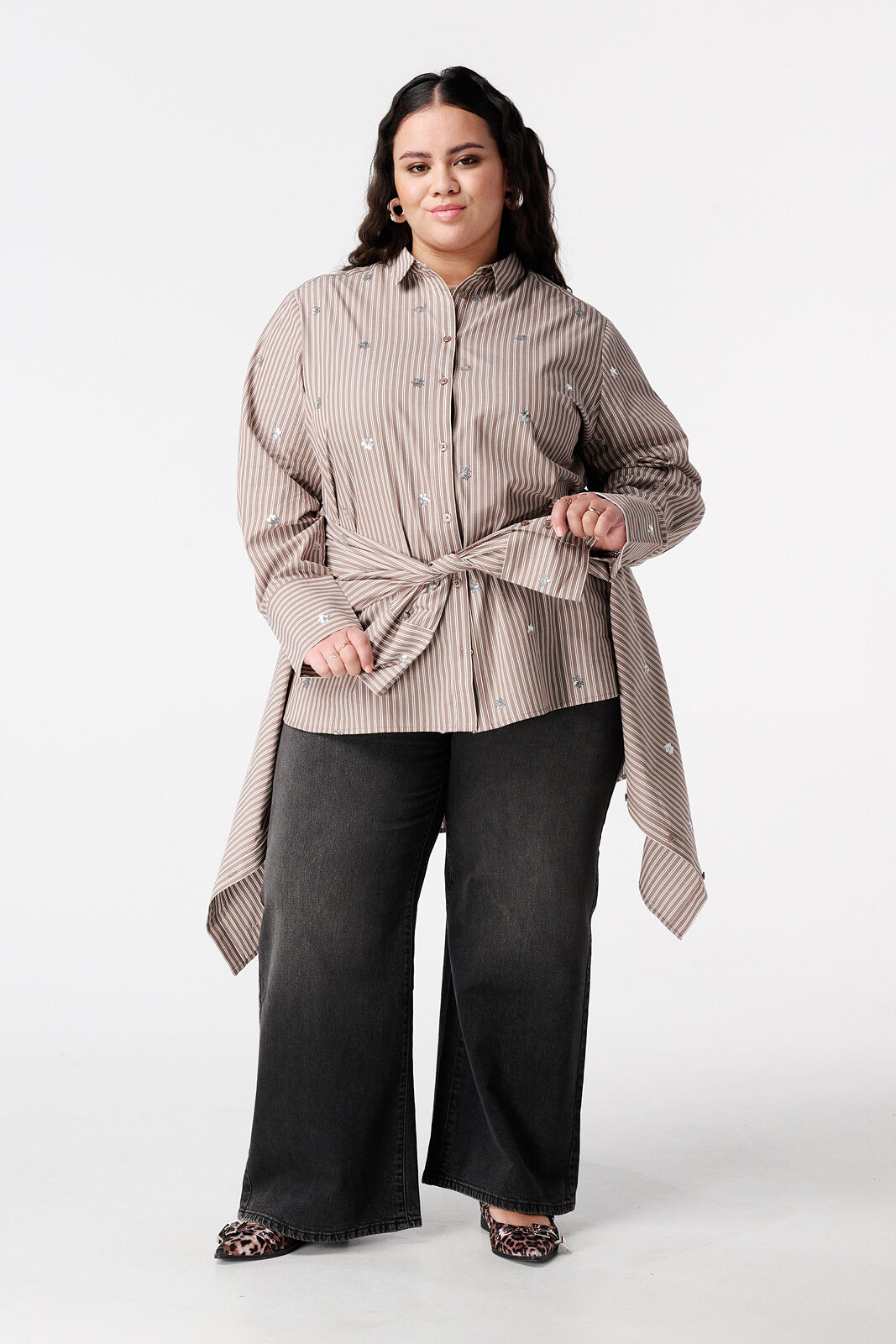 Blusa de rayas con lentejuelas image number 5