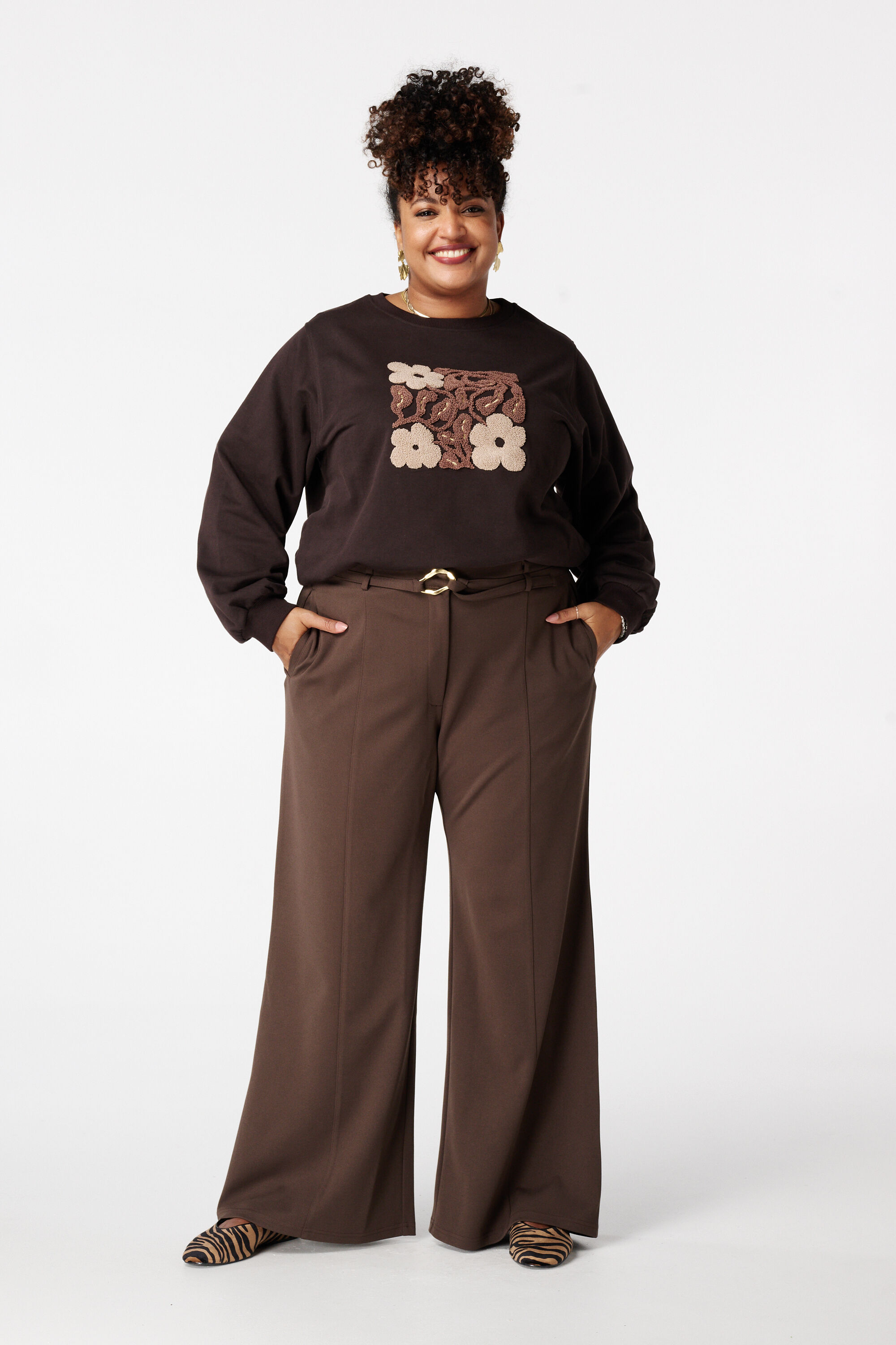 Jersey con estampado bordado image number 5