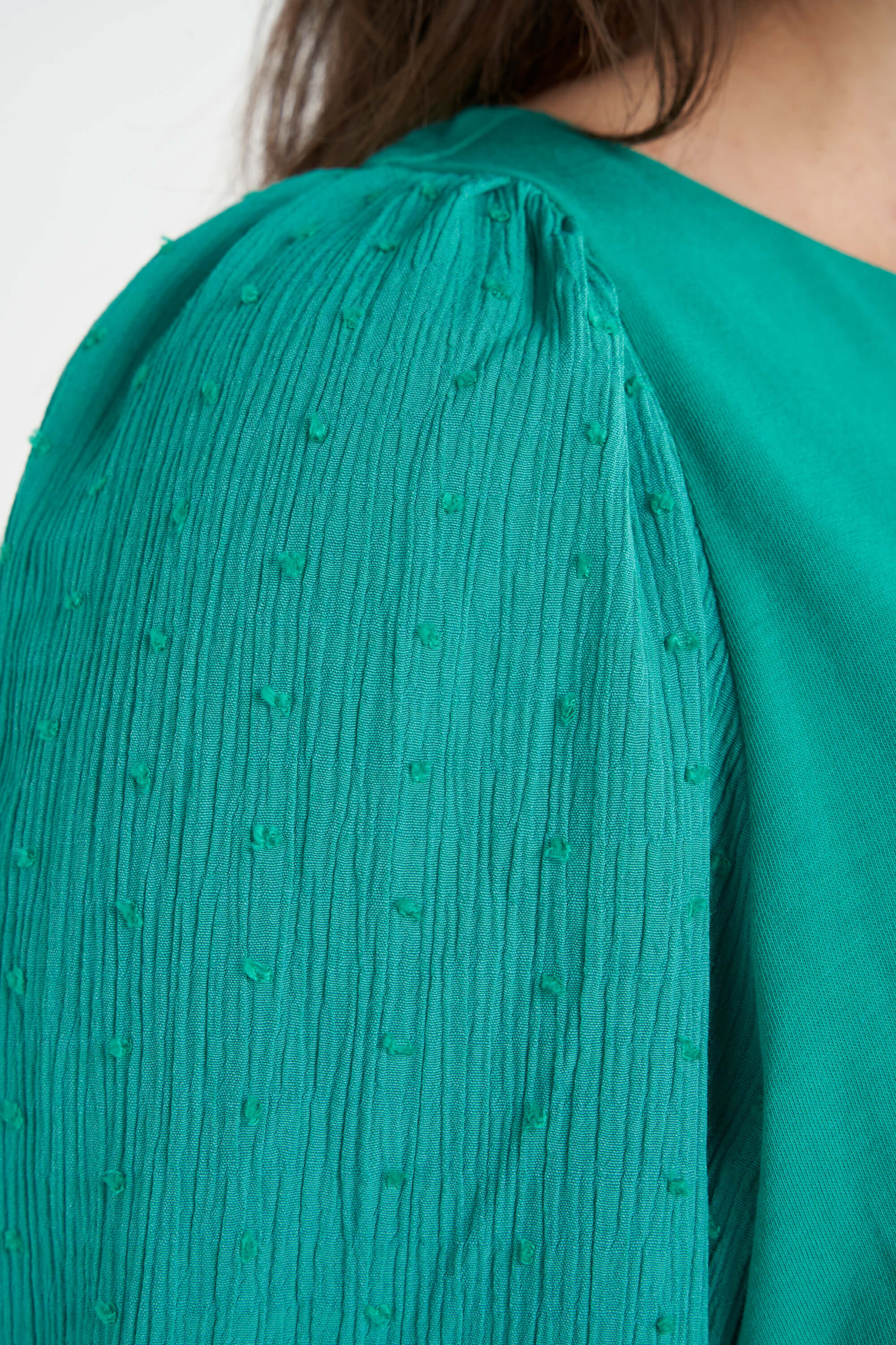 Top con manga abullonada  image number 5