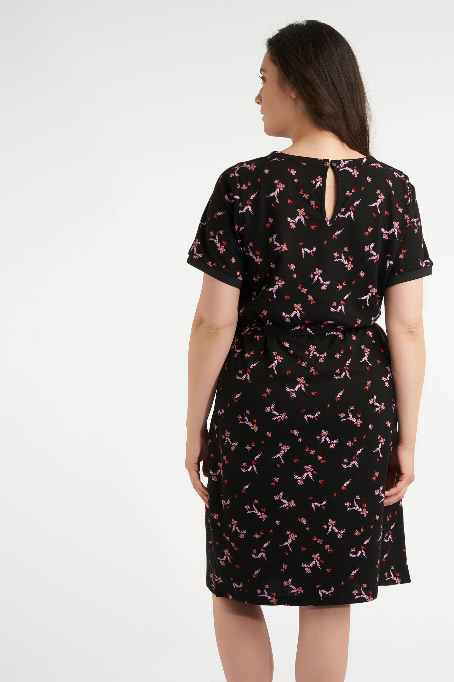 Vestido con cinto image number 4