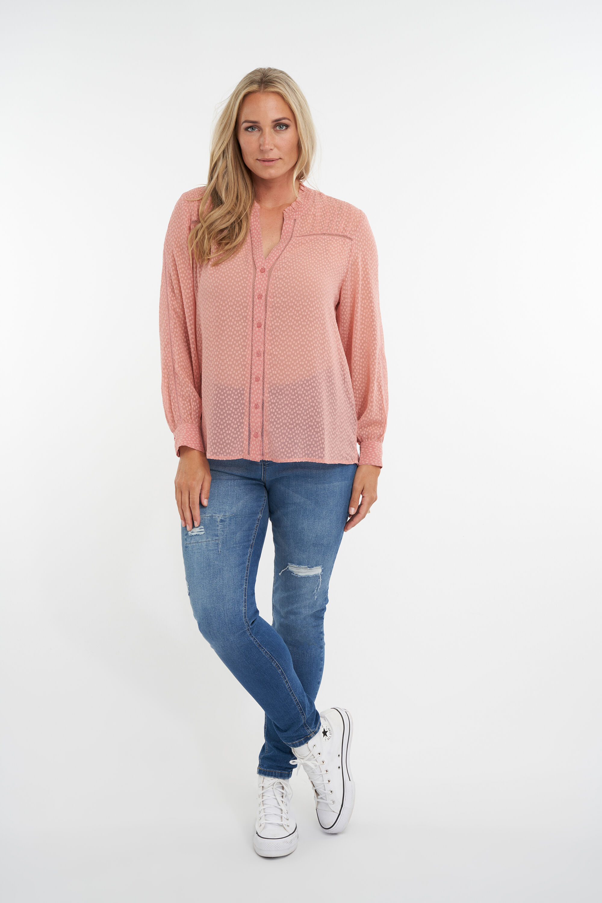 Blusa con lunares image number 5