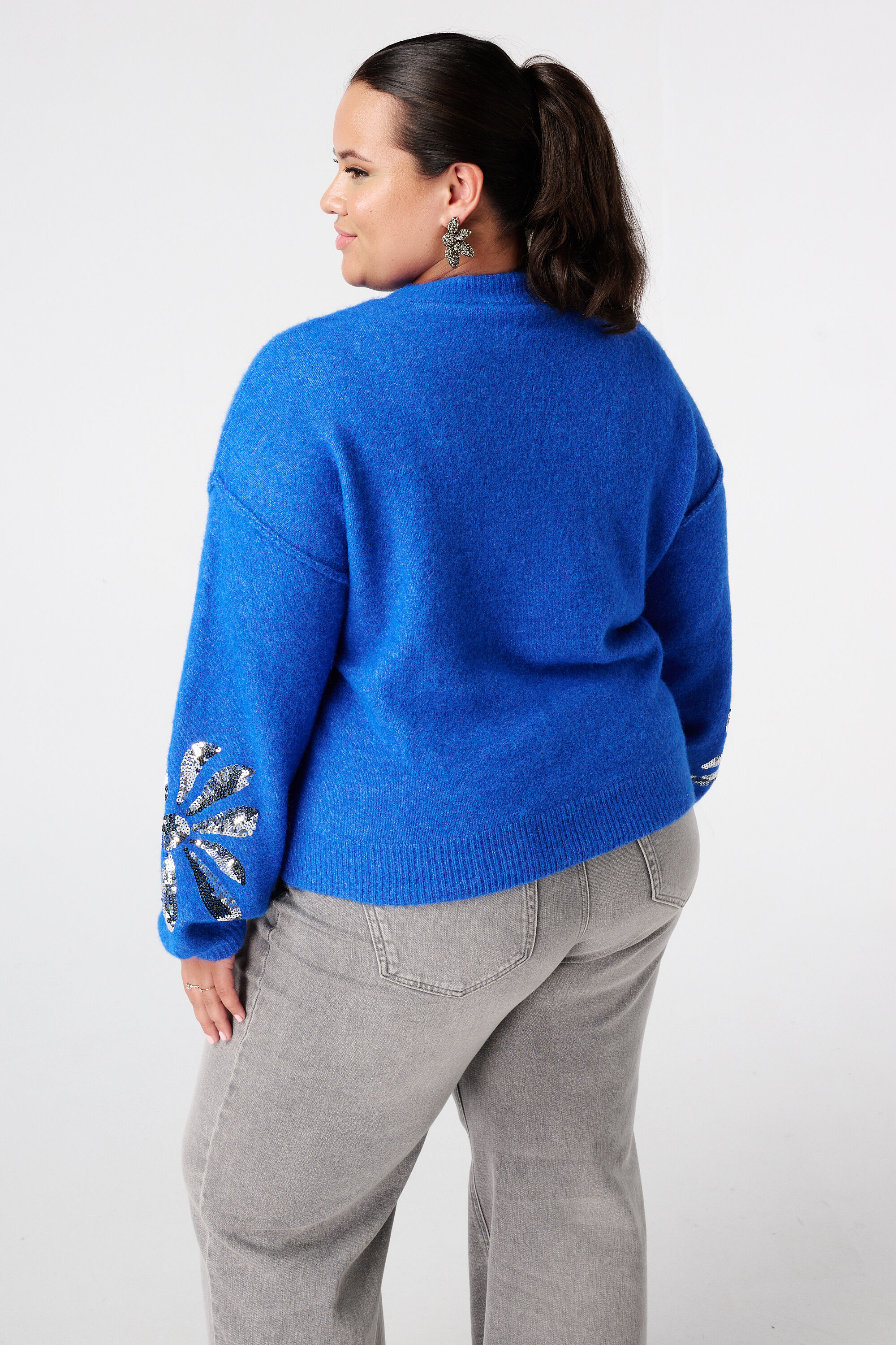 Jersey de punto con lentejuelas en las mangas image number 3