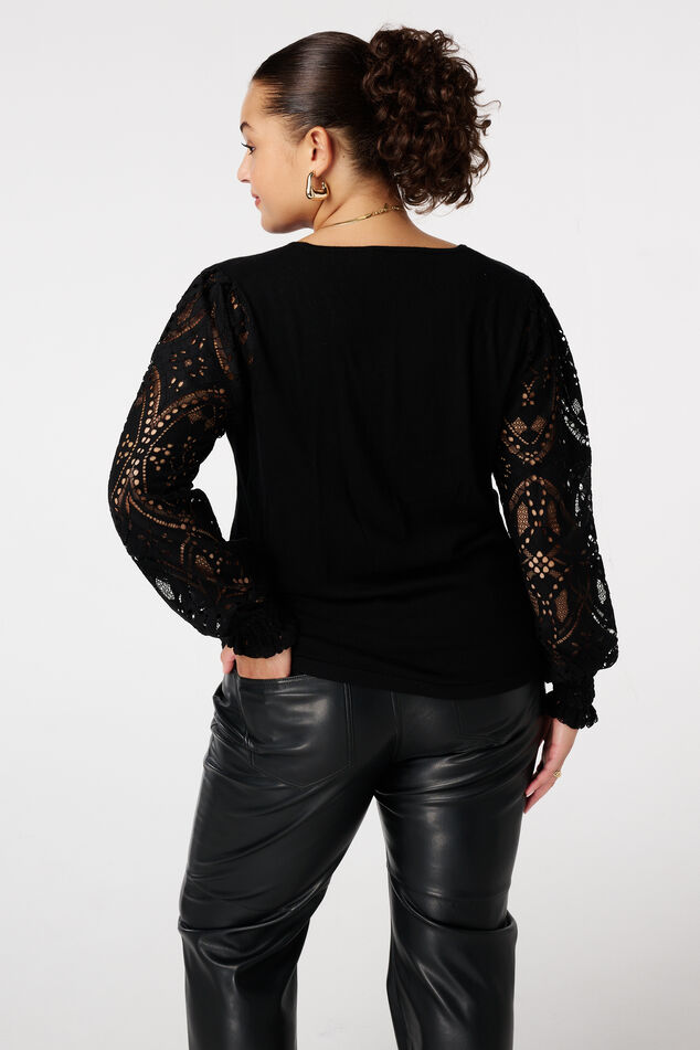 Top con mangas de encaje image number 3