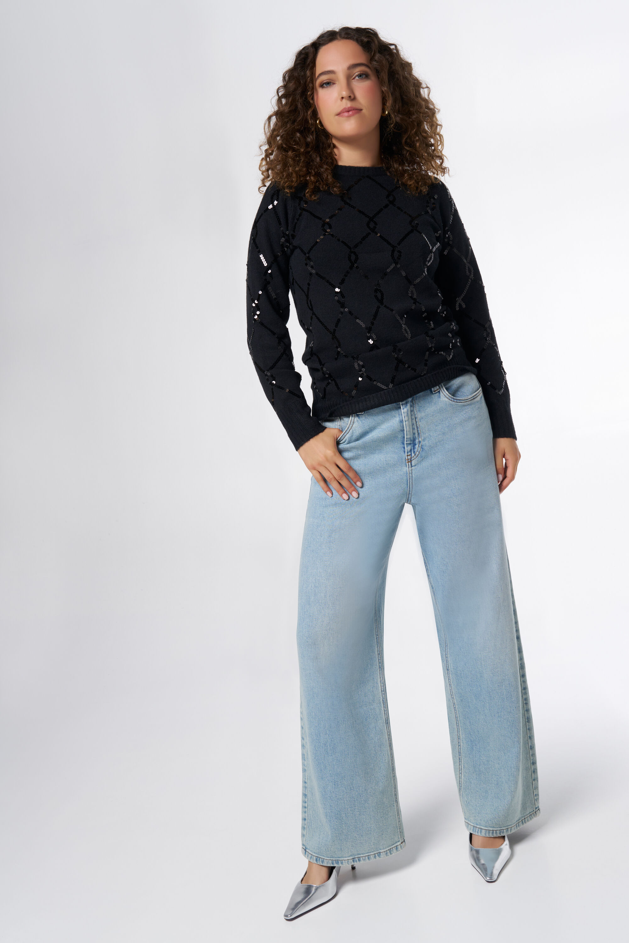 Su&eacute;ter con lentejuelas image number 5