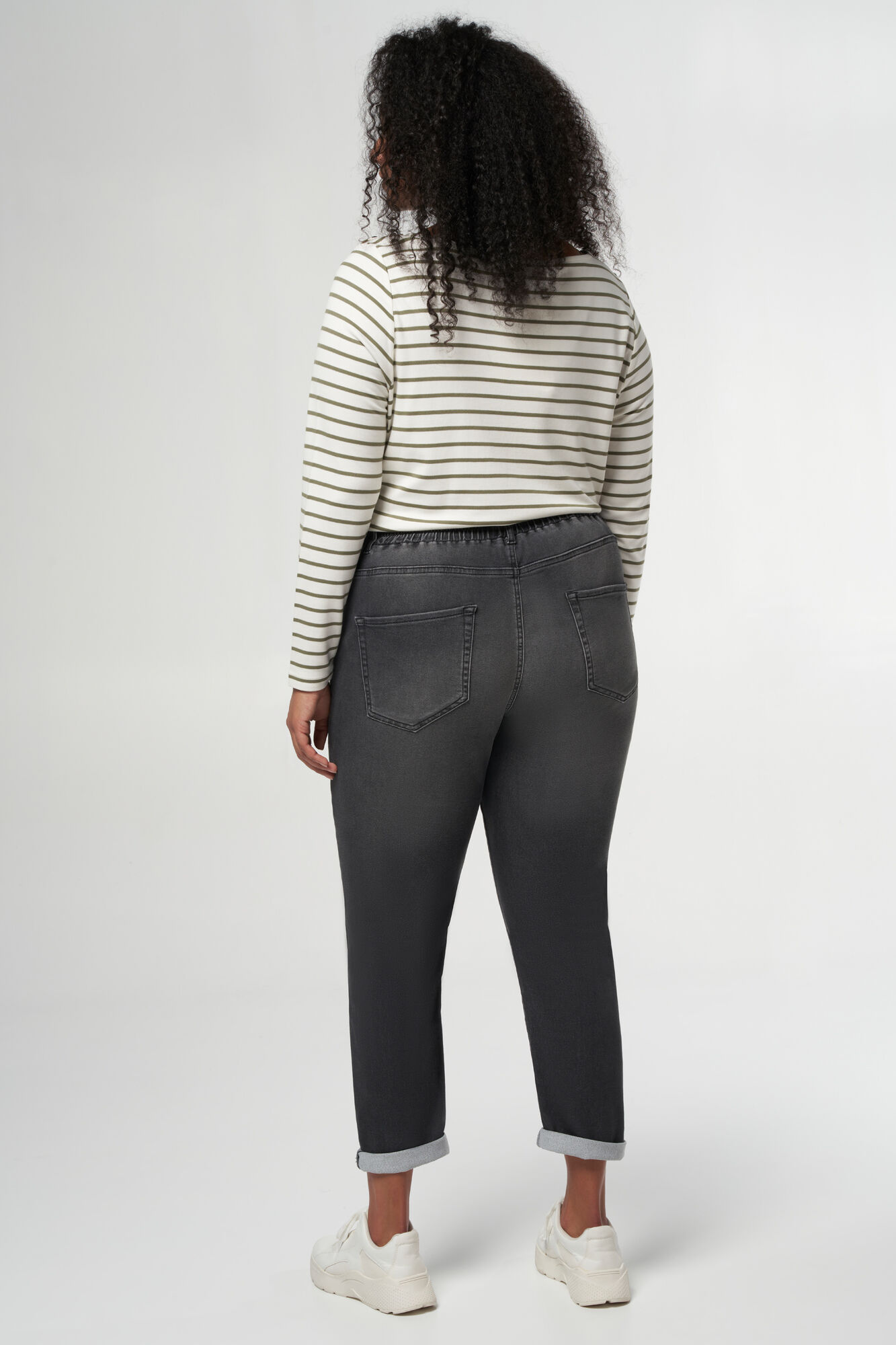 Pantalones jogger de denim image number 3