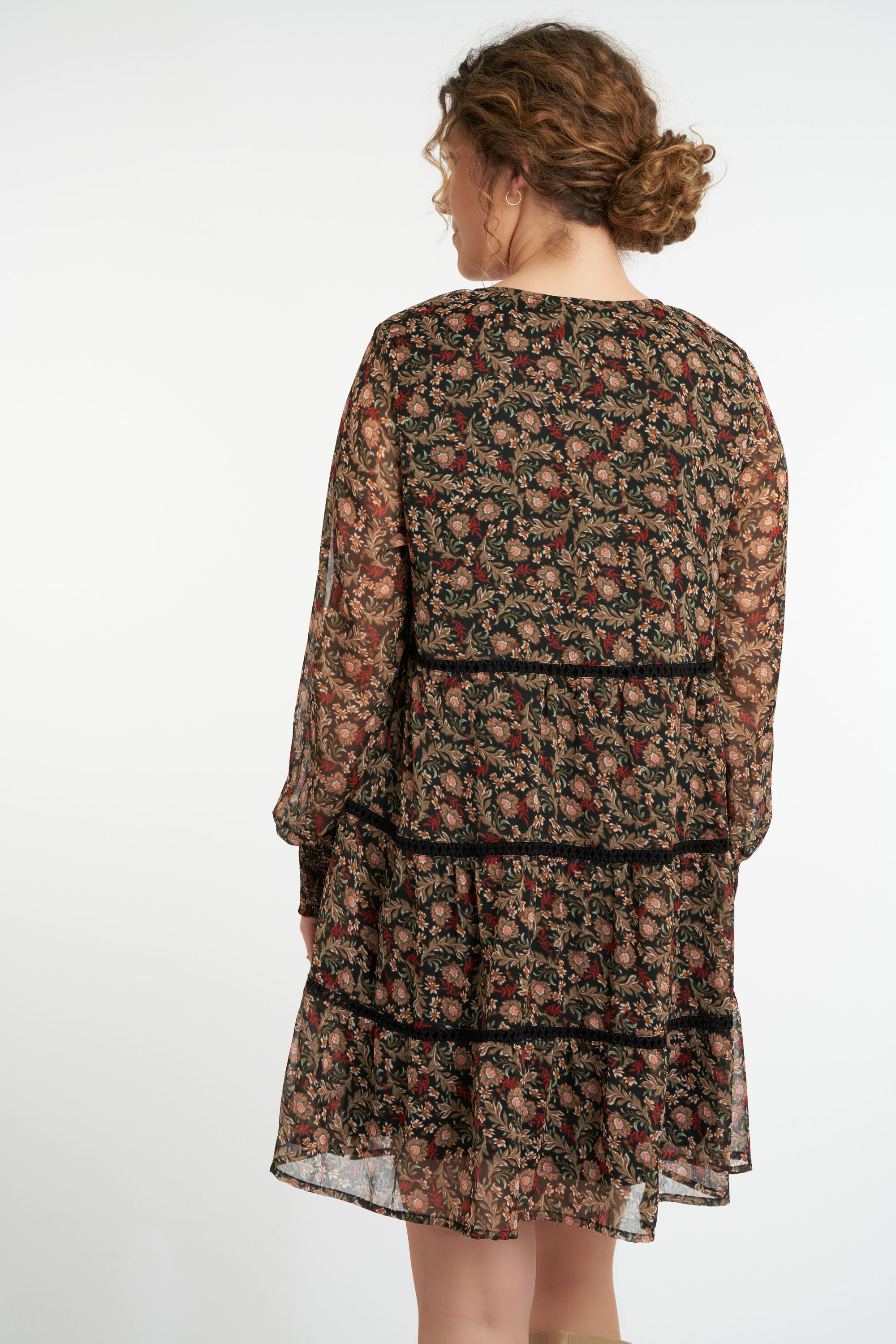 Vestido de flores con detalles fruncidos   image number 3