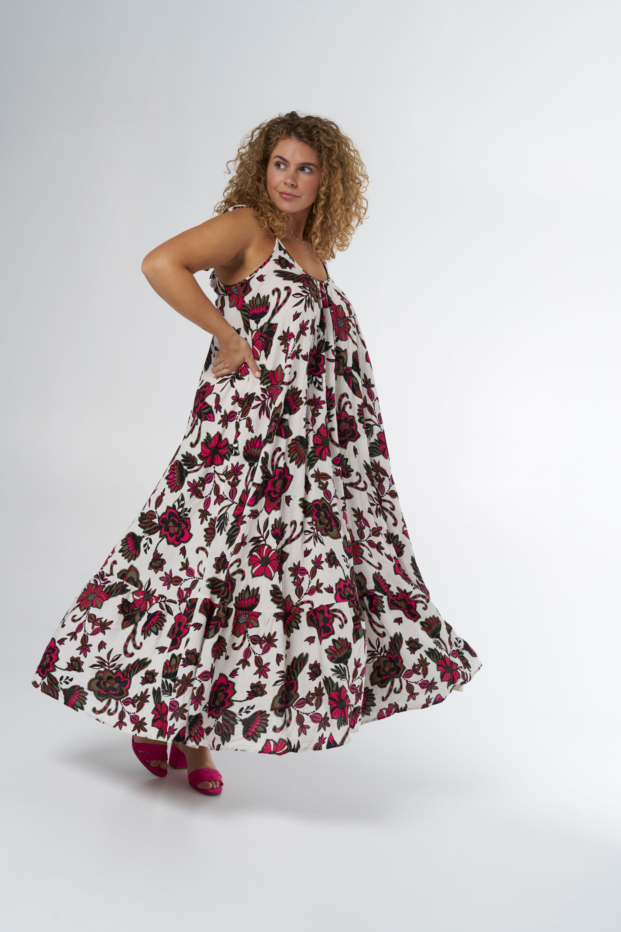 Vestido midi con estampado floral image number 5
