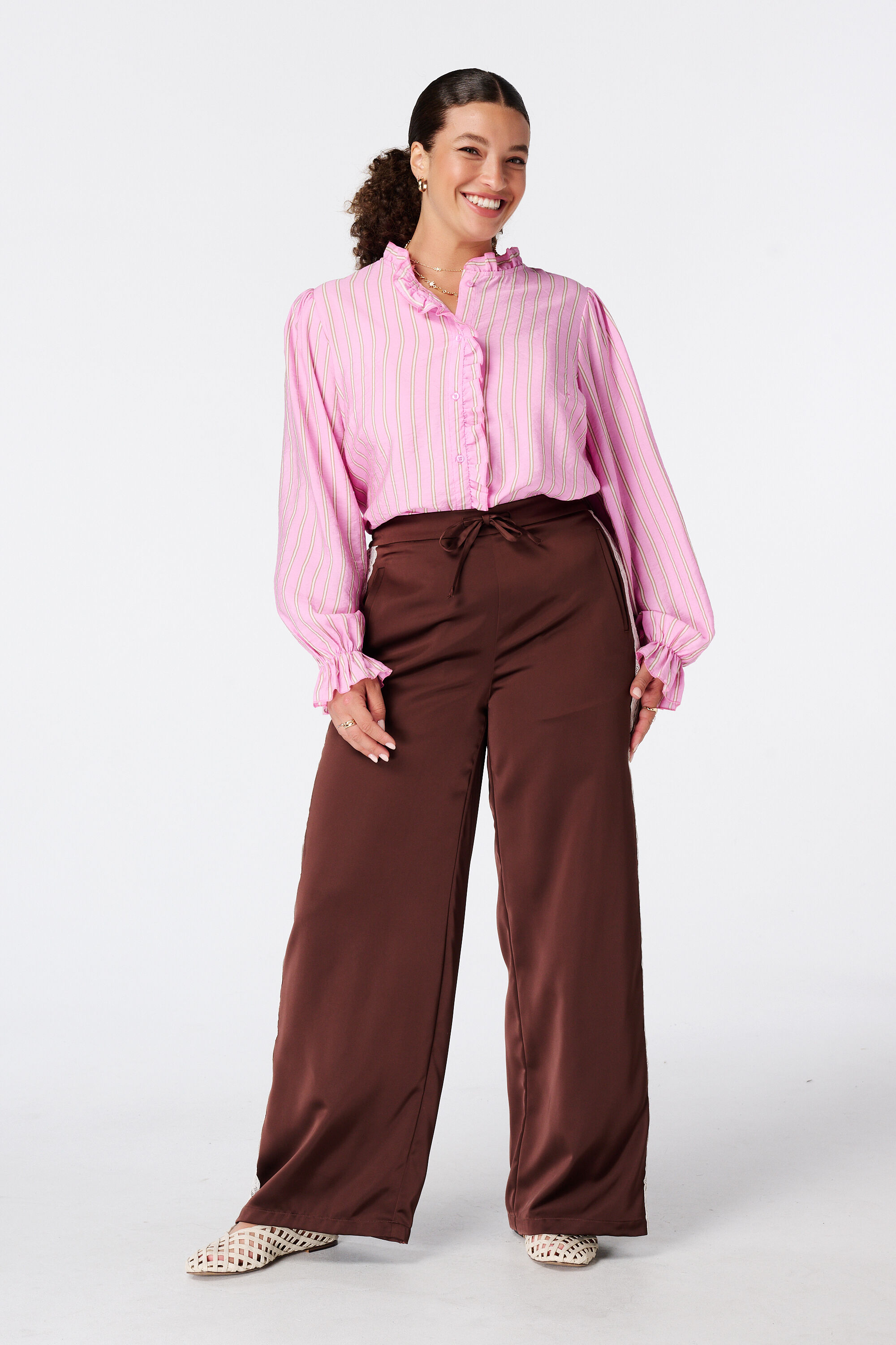 Blusa con volantes image number 5