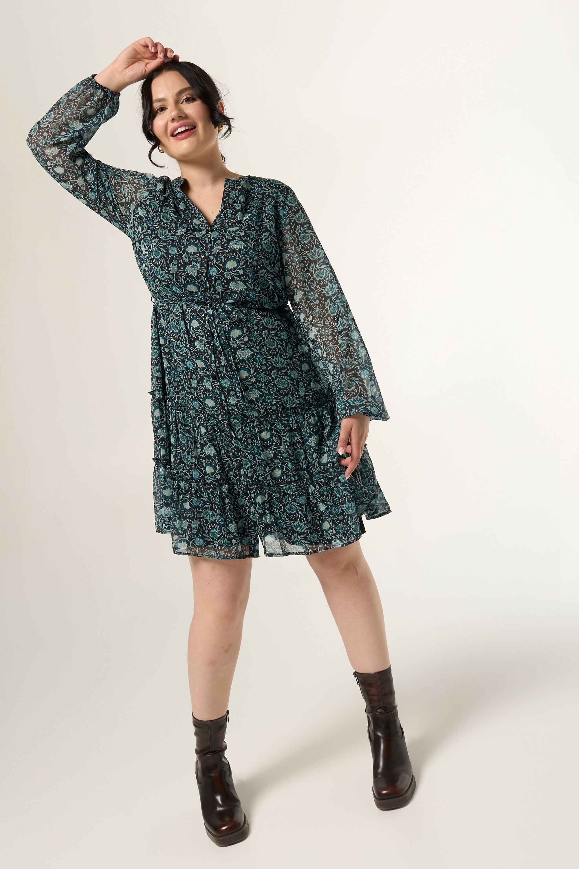 Vestido nudo con cintur&oacute;n image number 5